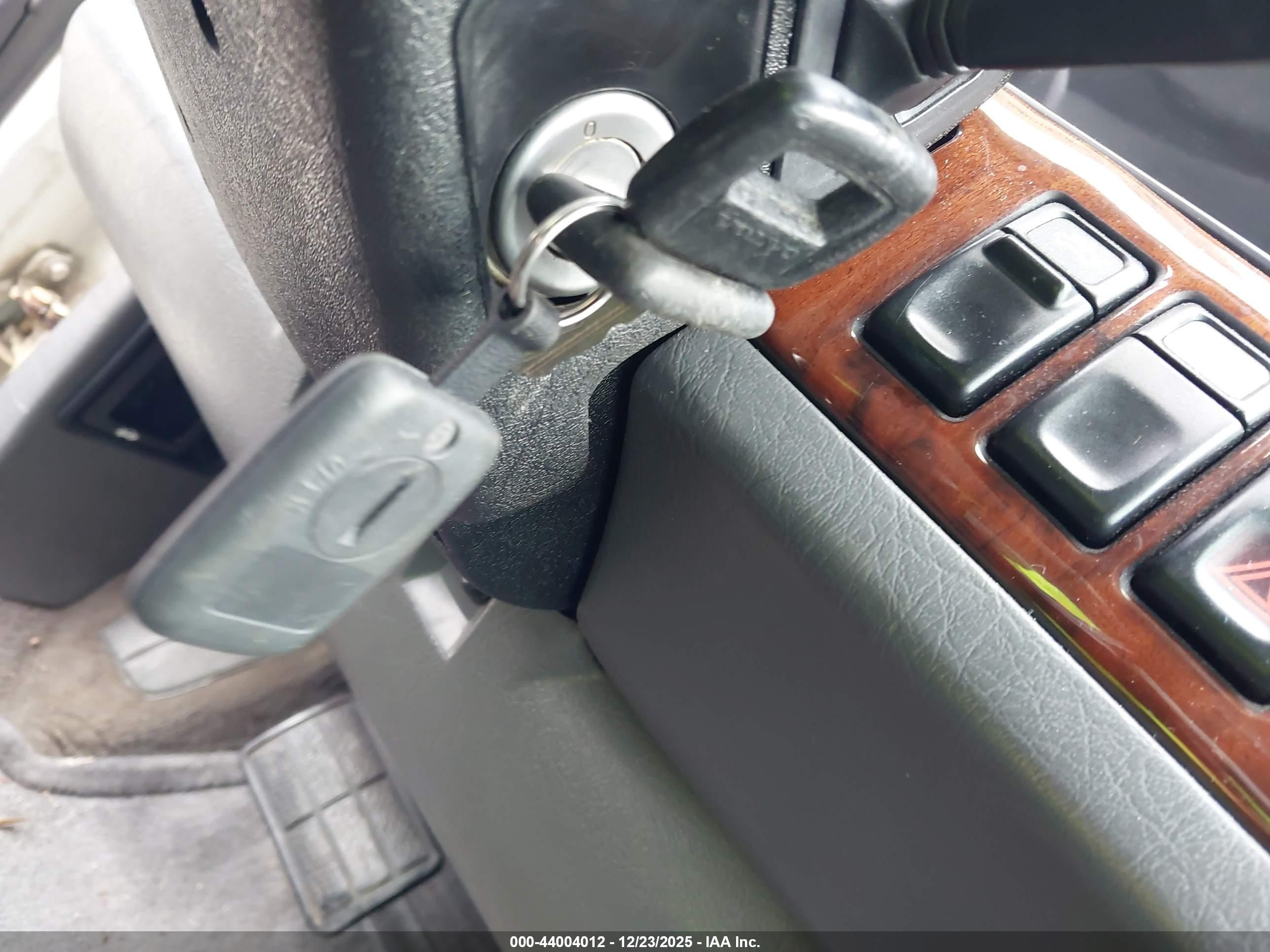 VOLVO 960 image 11
