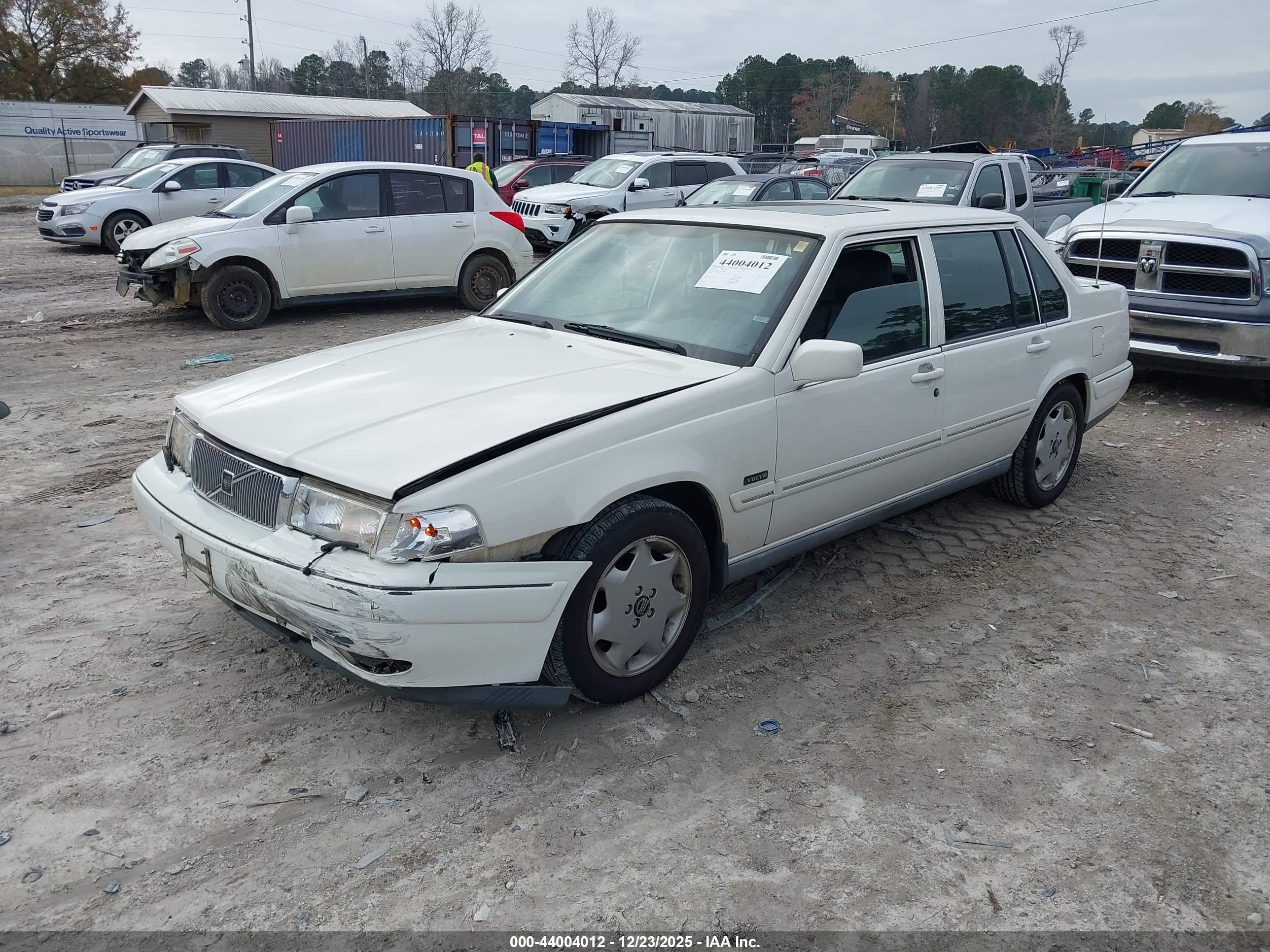 VOLVO 960 image 2