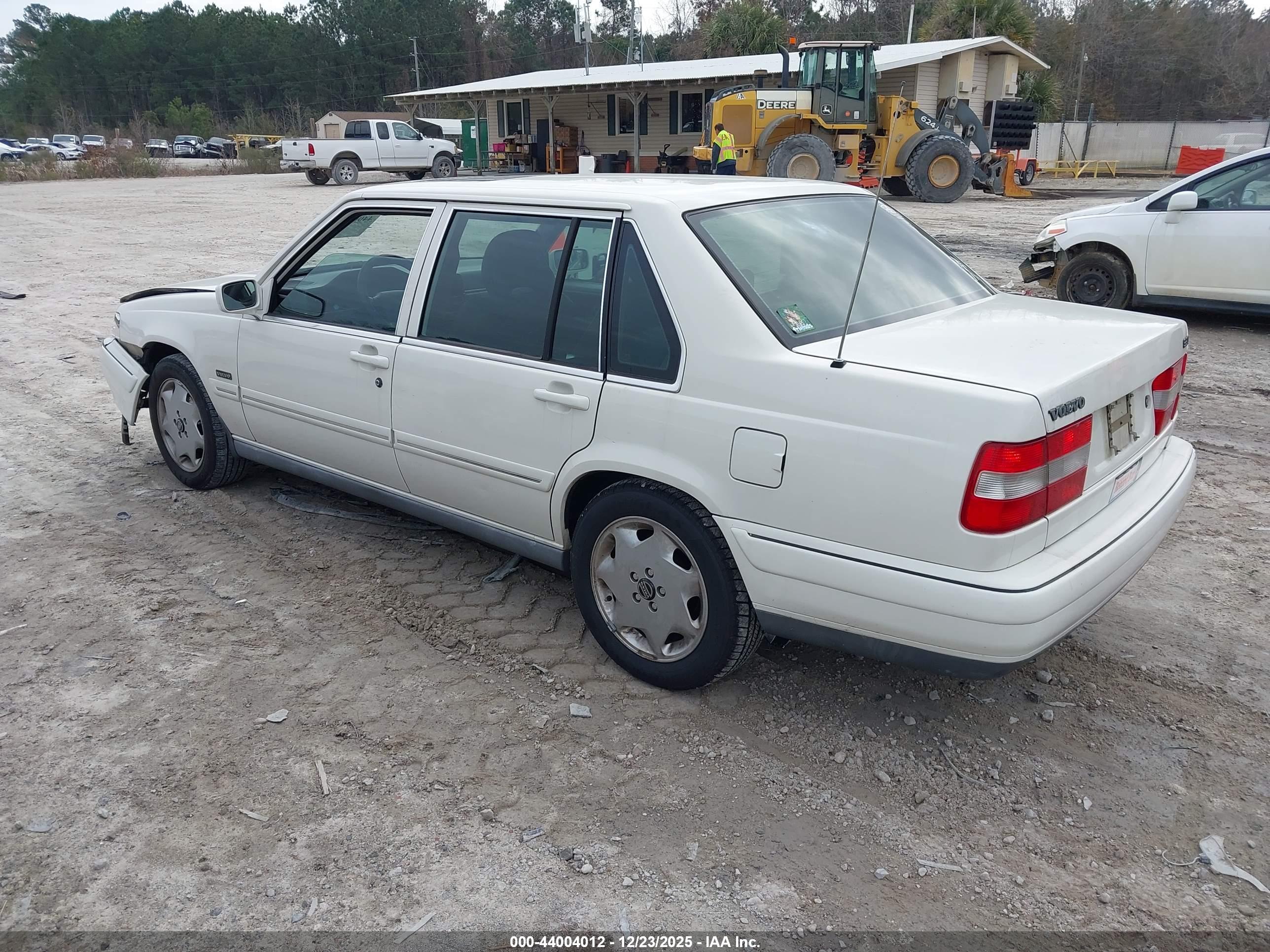 VOLVO 960 image 3