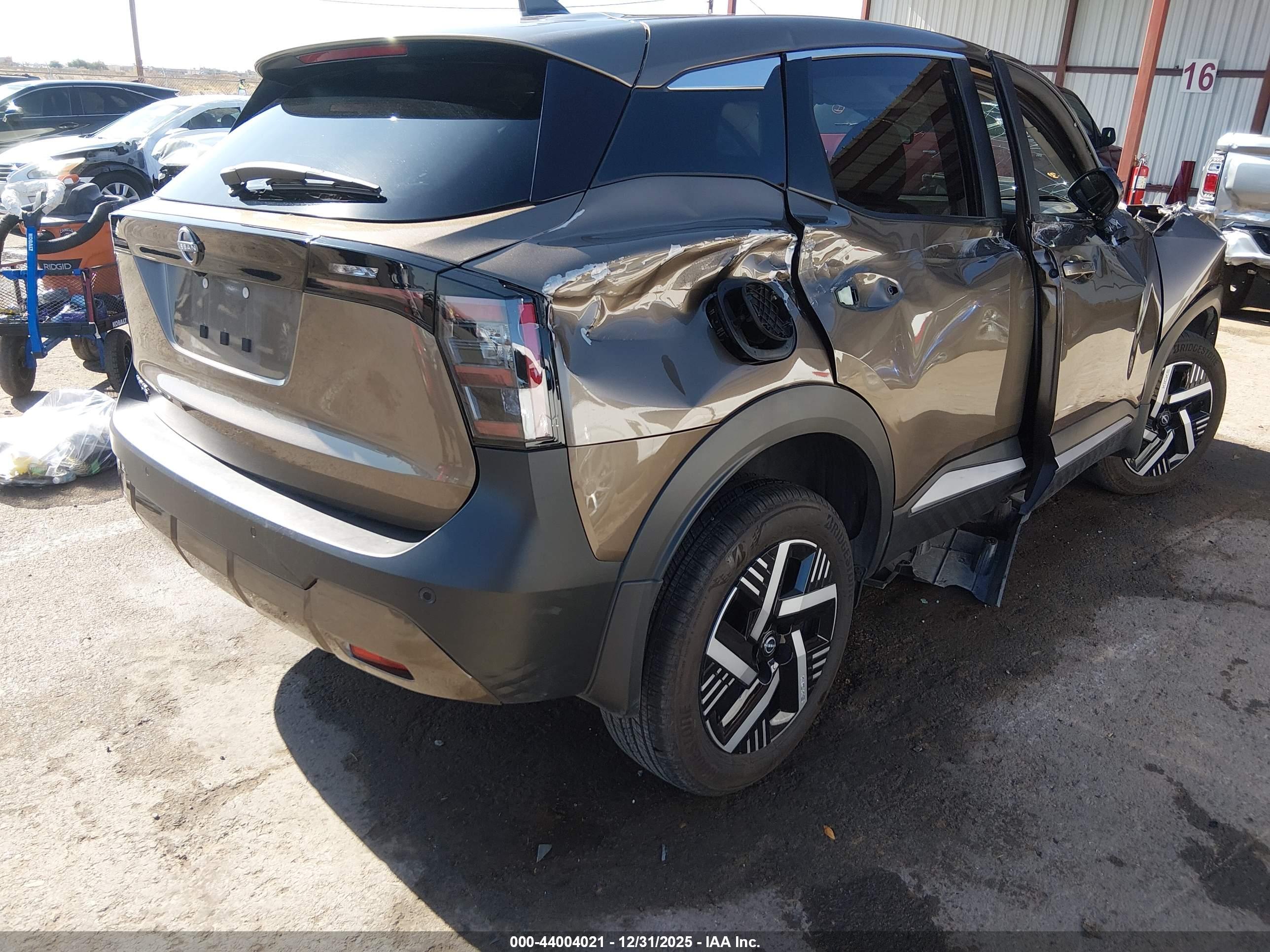 NISSAN KICKS image 4