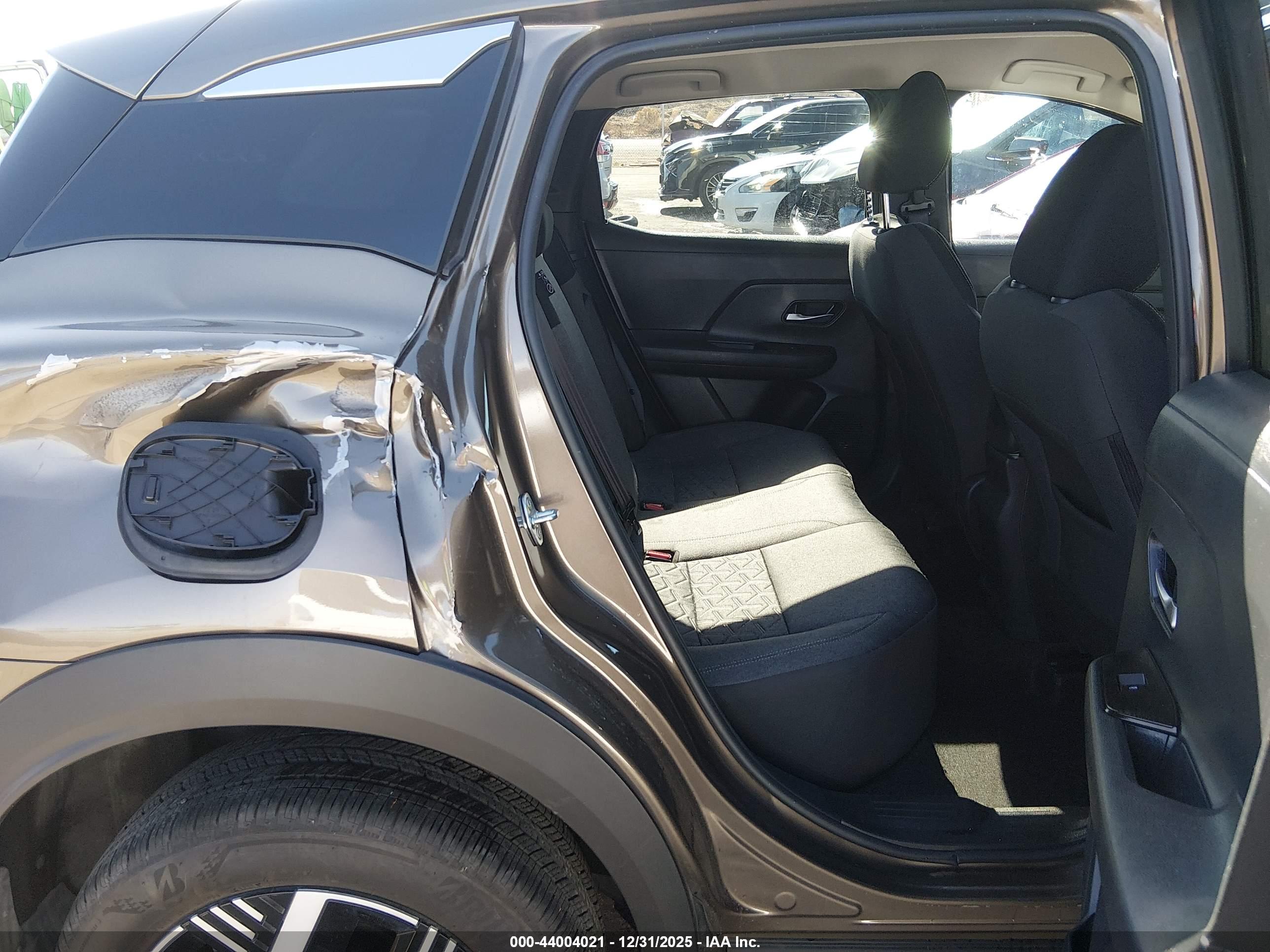 NISSAN KICKS image 8