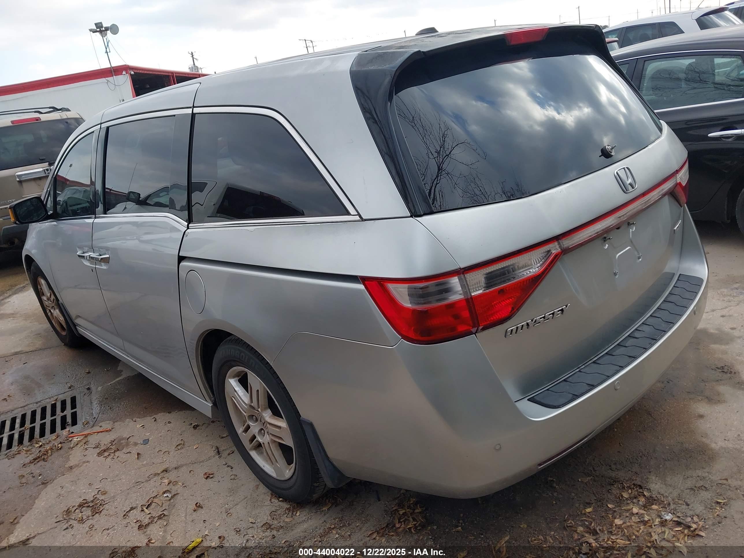 HONDA ODYSSEY image 3