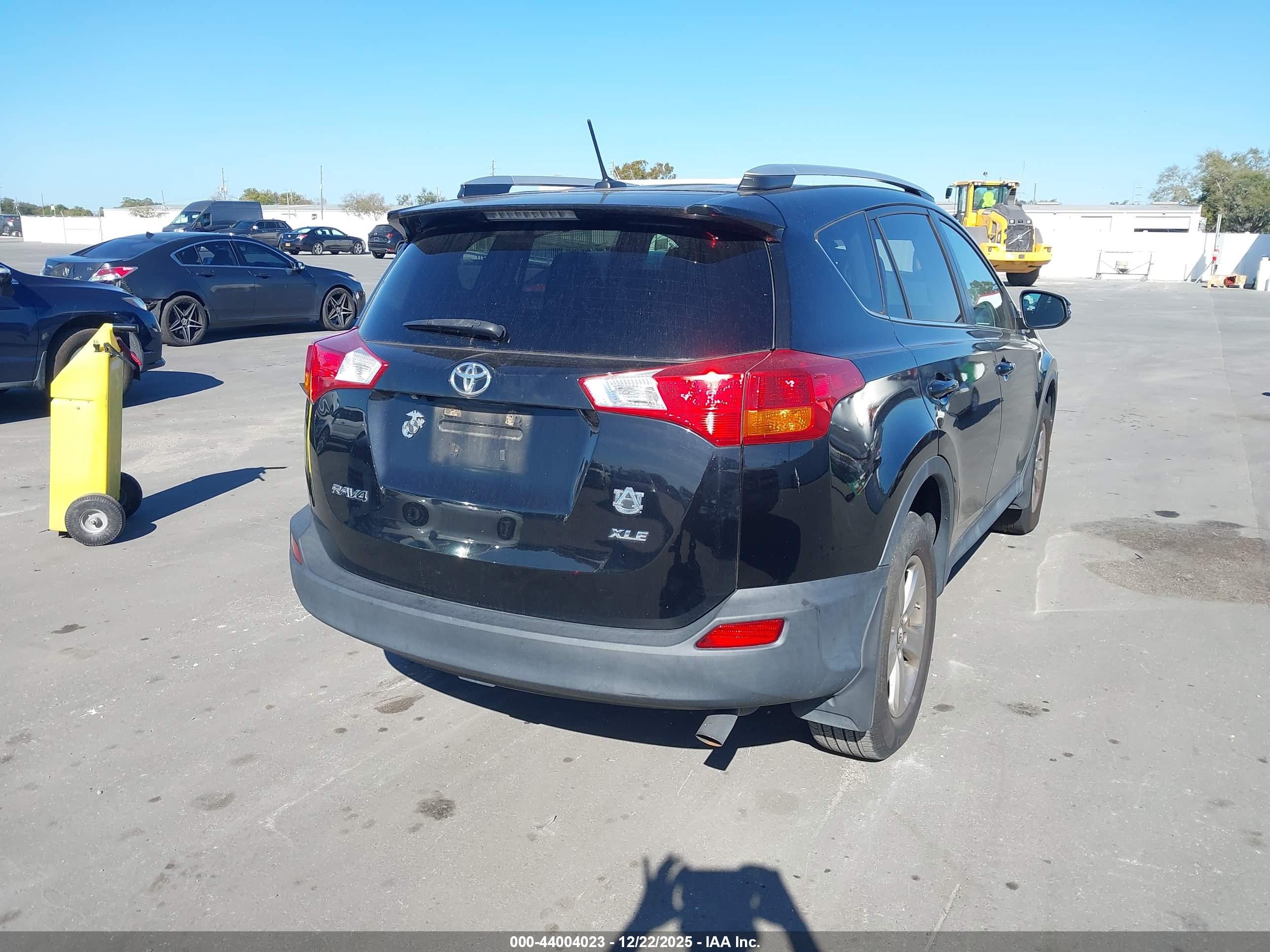 TOYOTA RAV4 image 4