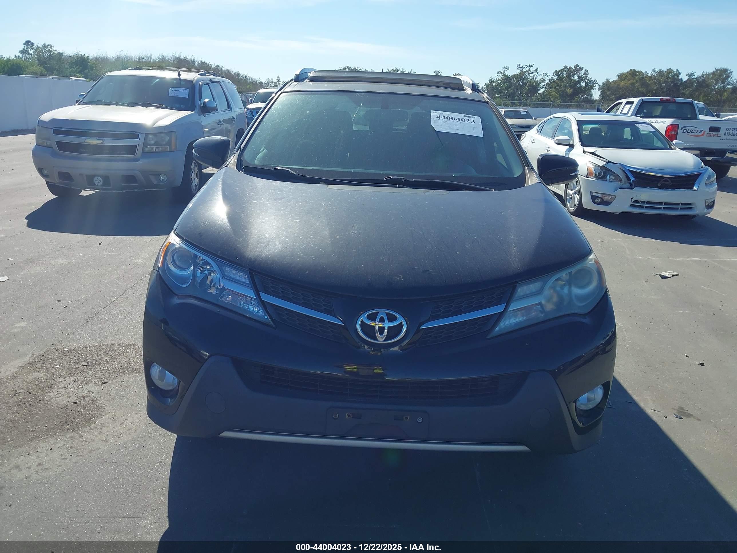TOYOTA RAV4 image 6
