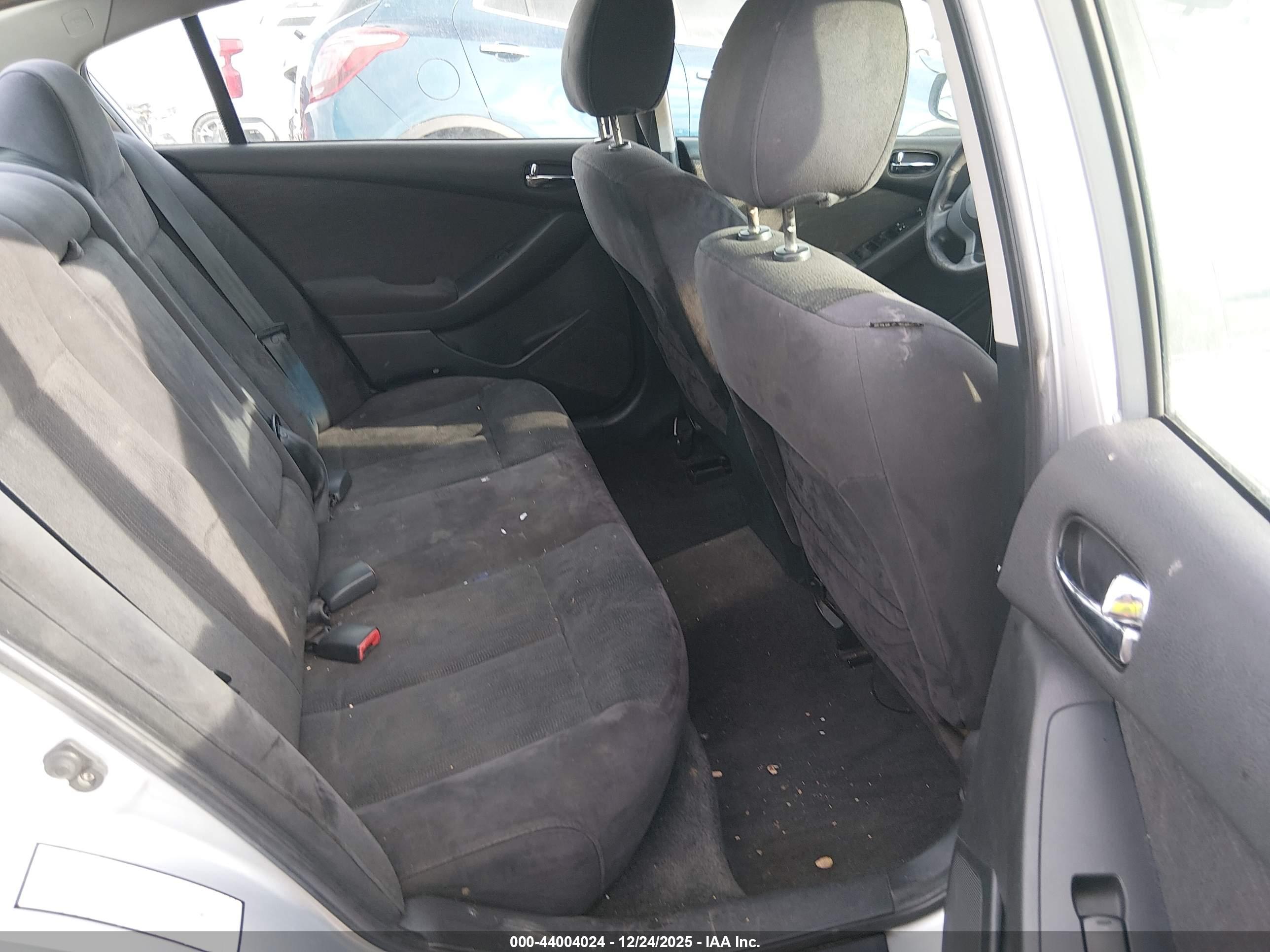 NISSAN ALTIMA image 8
