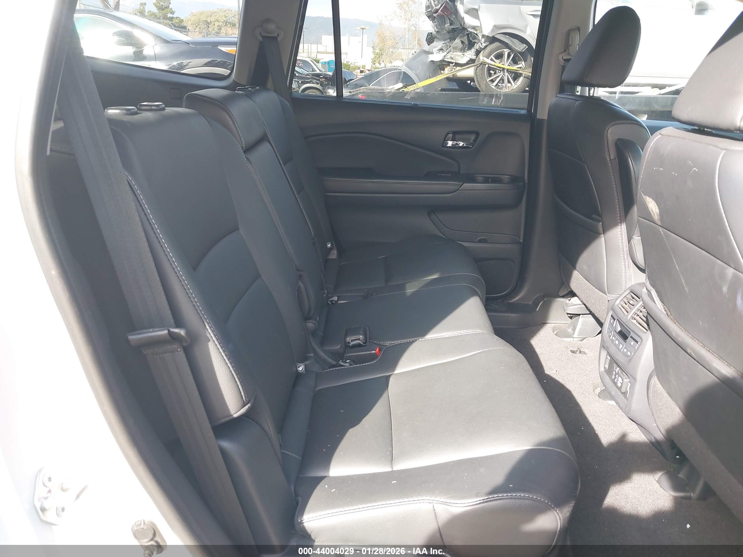 HONDA PILOT image 8