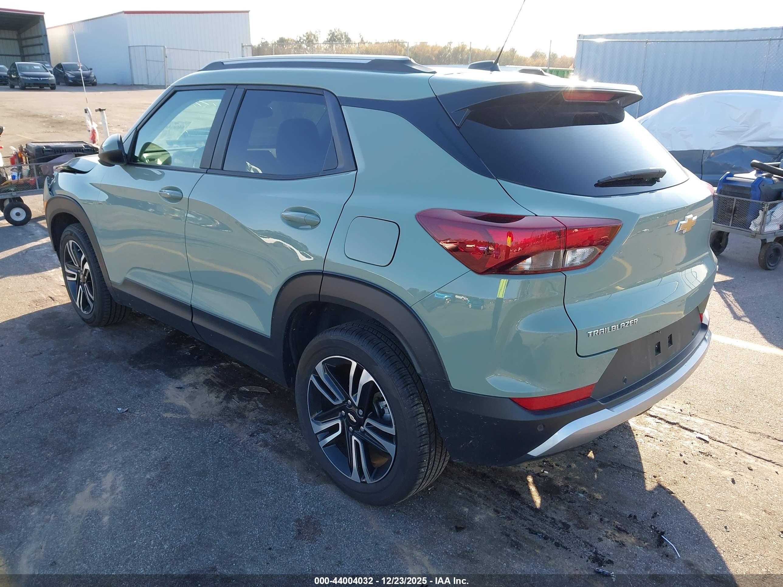 CHEVROLET TRAILBLAZER image 3