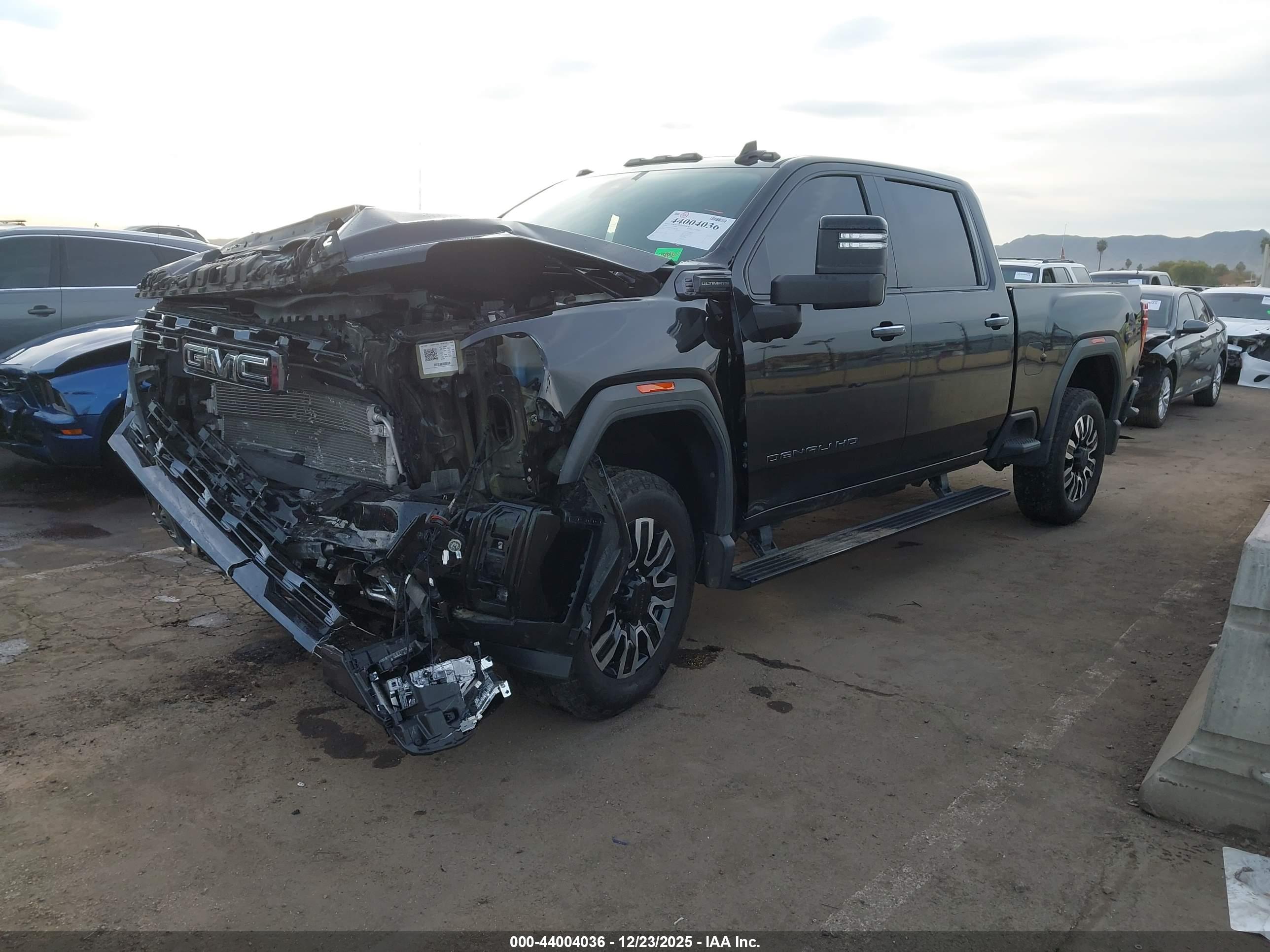 GMC SIERRA image 2