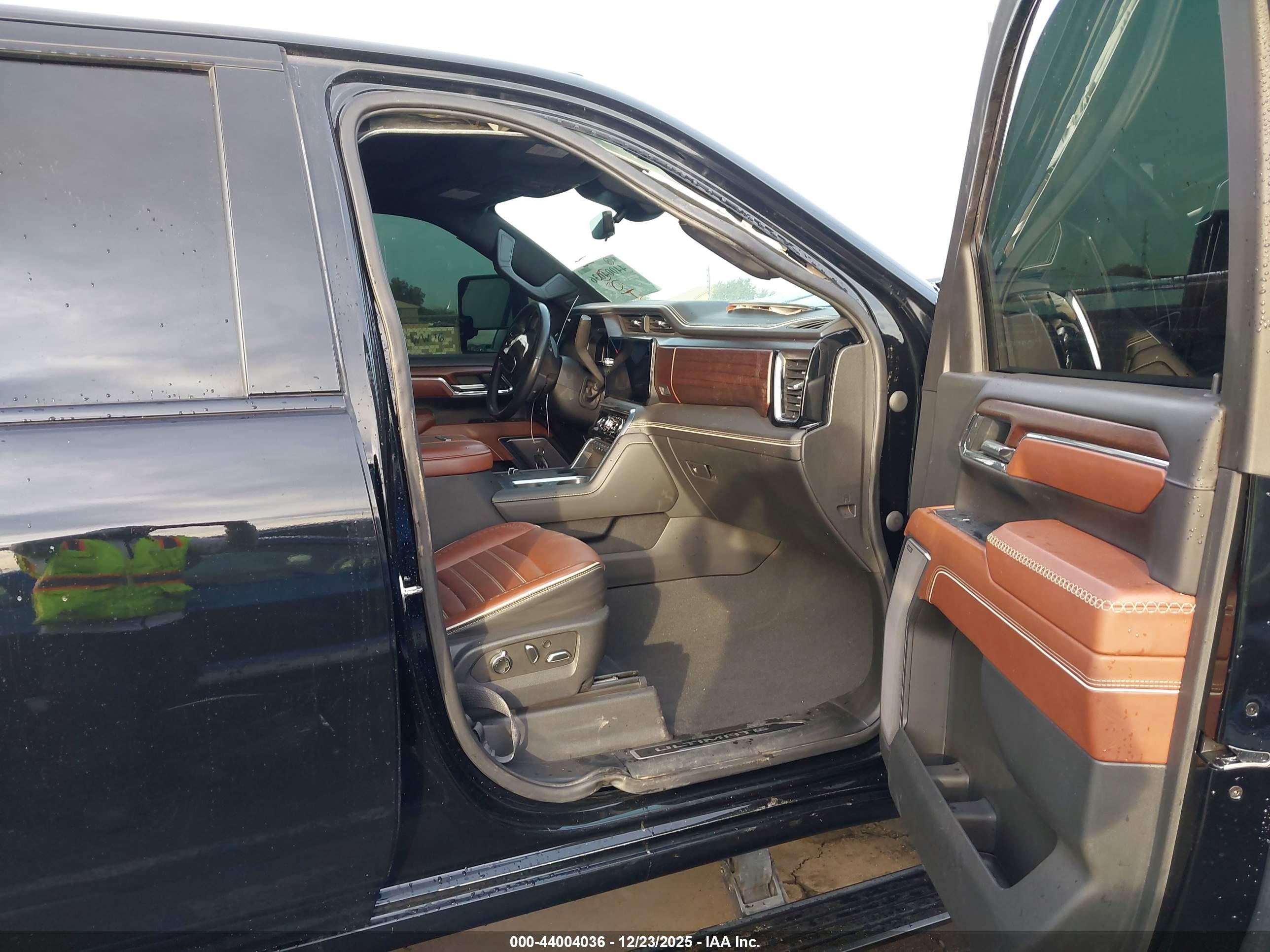 GMC SIERRA image 5