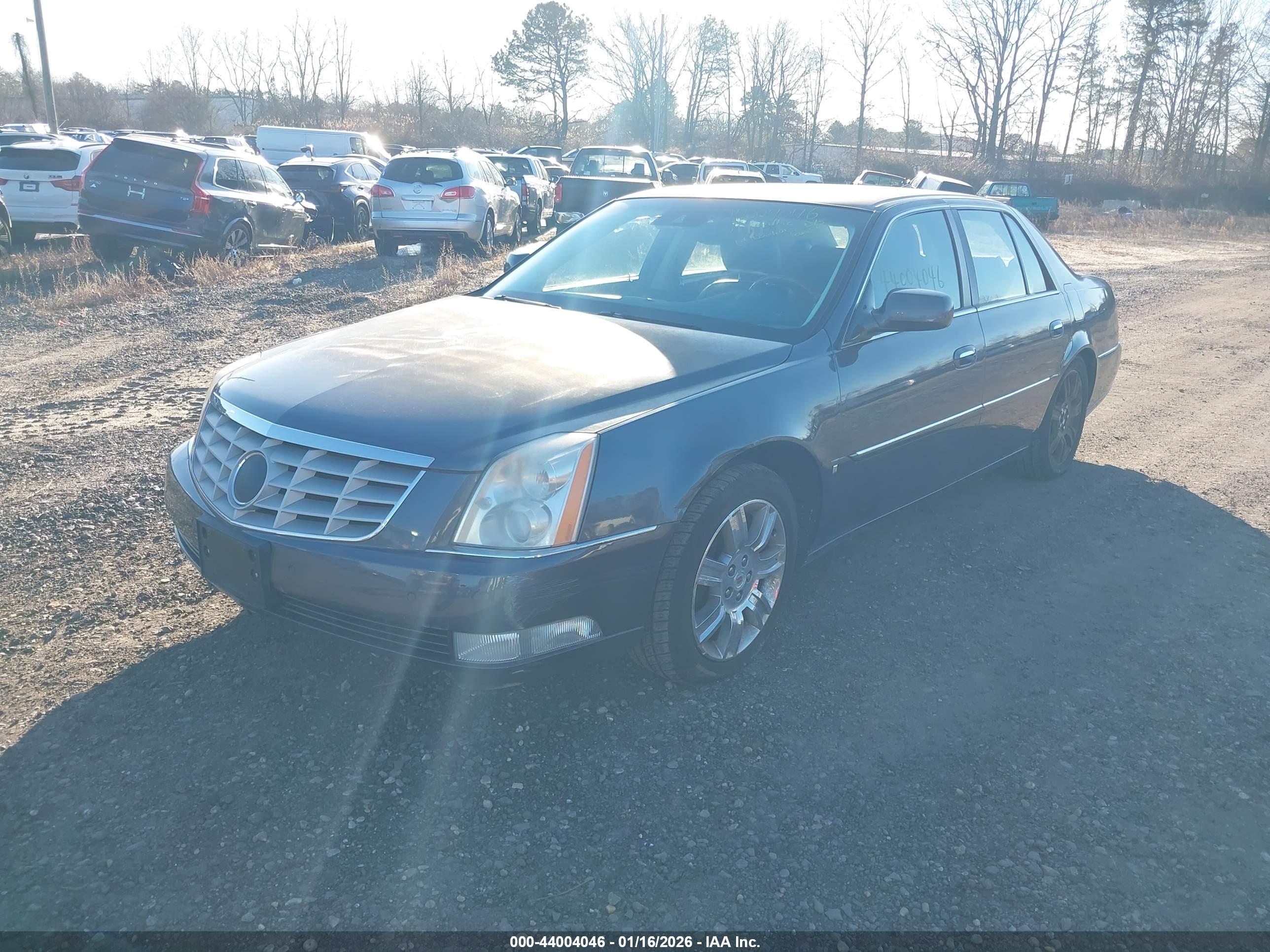 CADILLAC DTS image 2