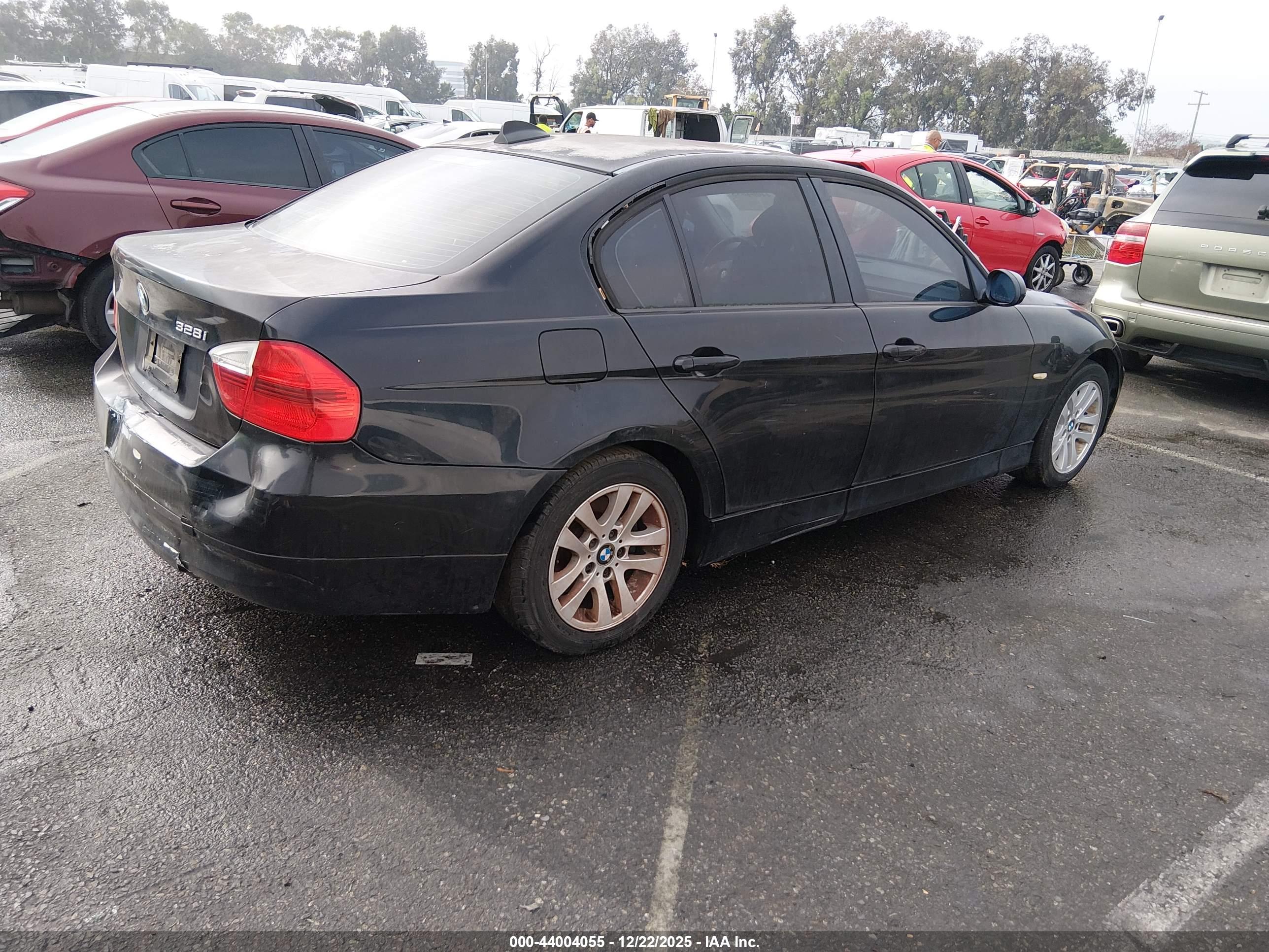 BMW 328I image 4