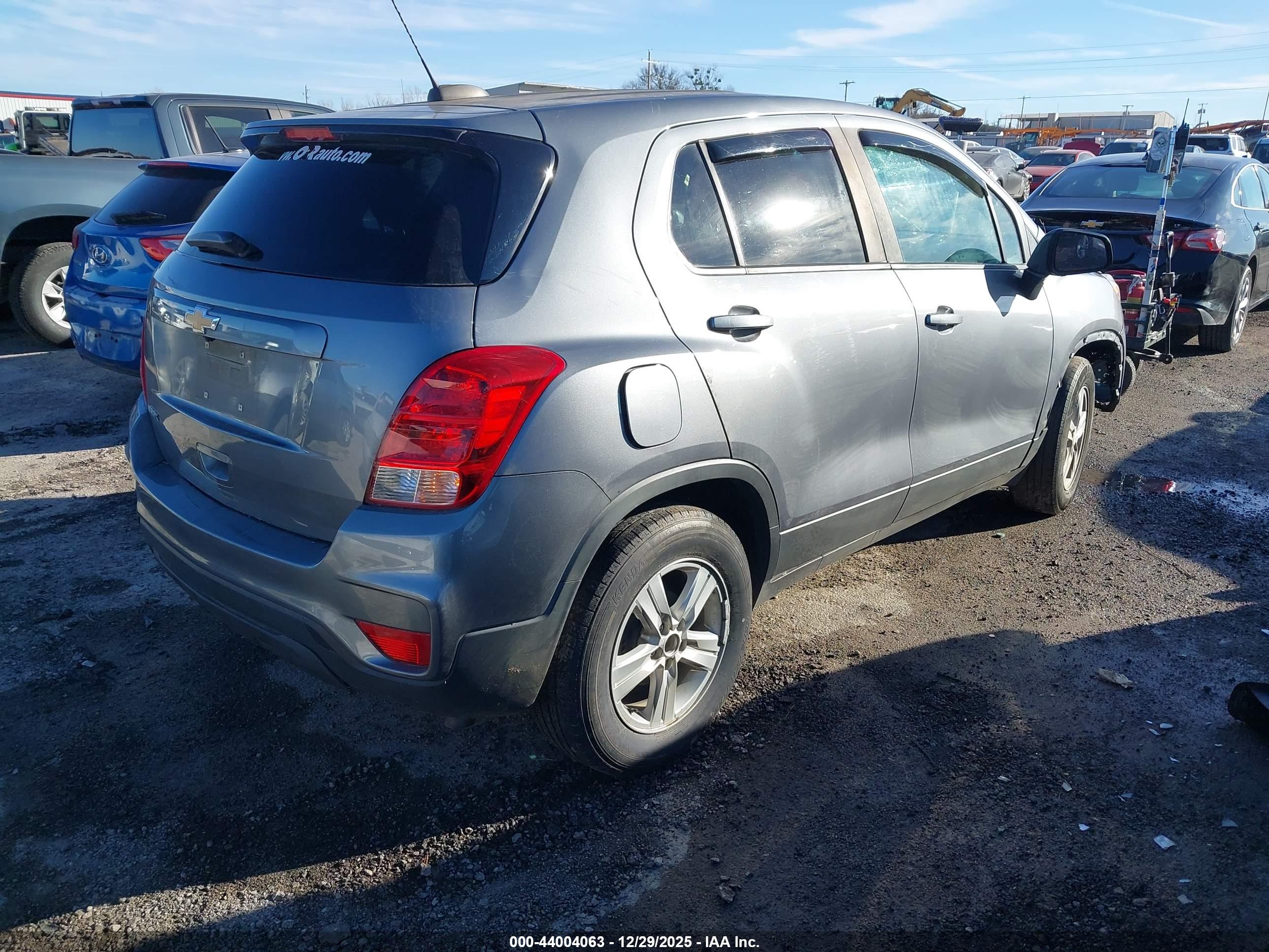 CHEVROLET TRAX image 4