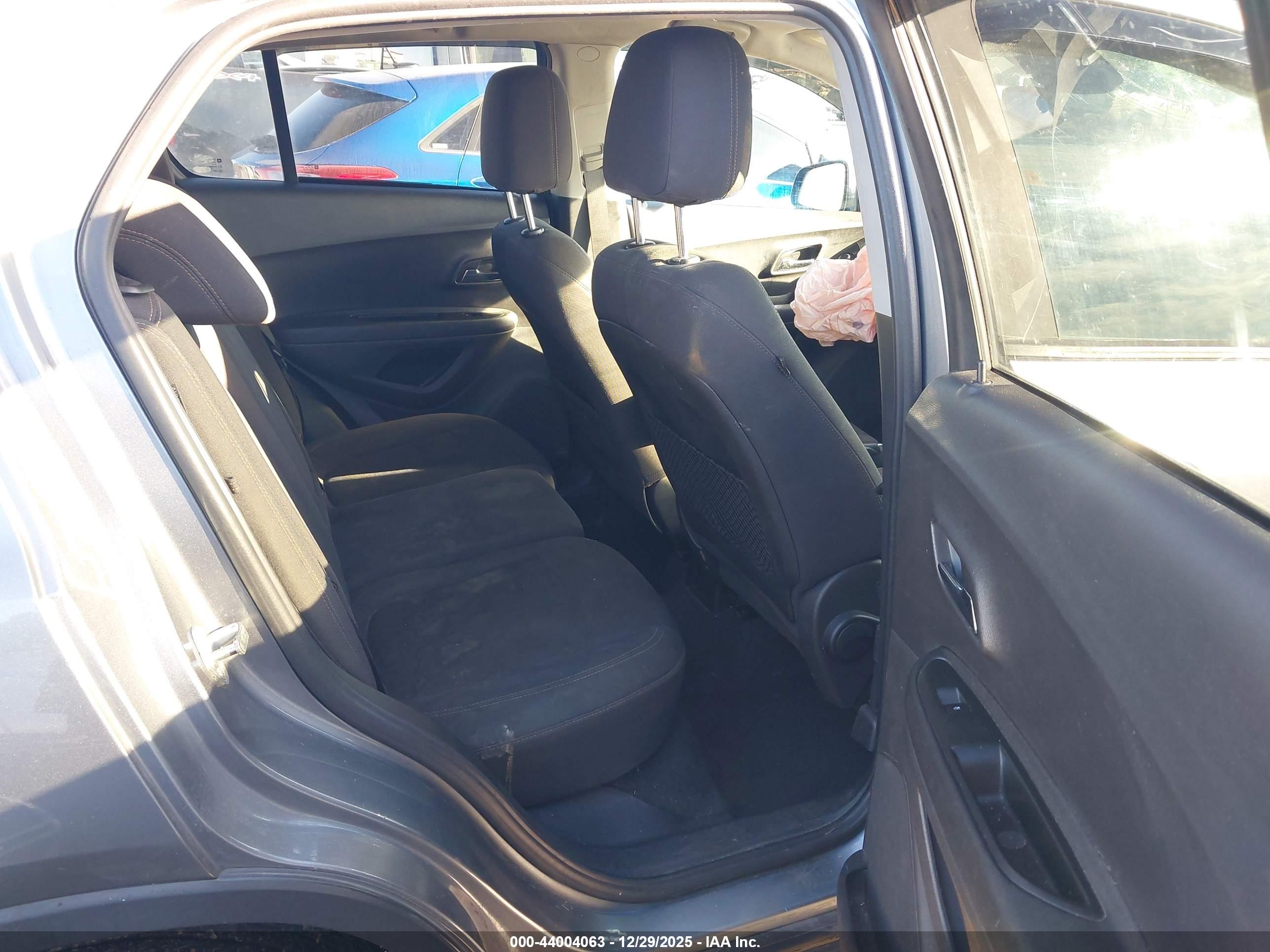 CHEVROLET TRAX image 8