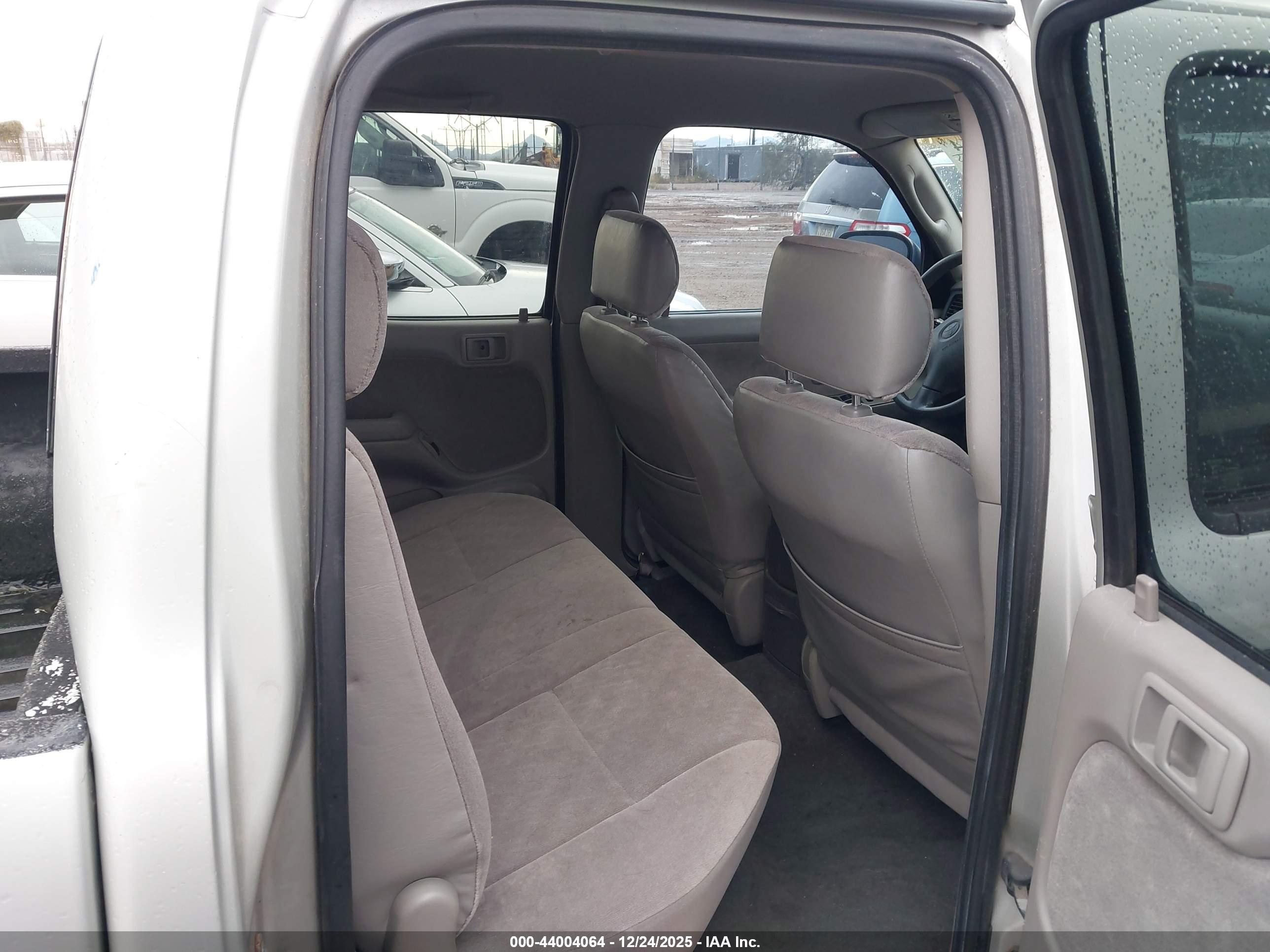 TOYOTA TACOMA image 8