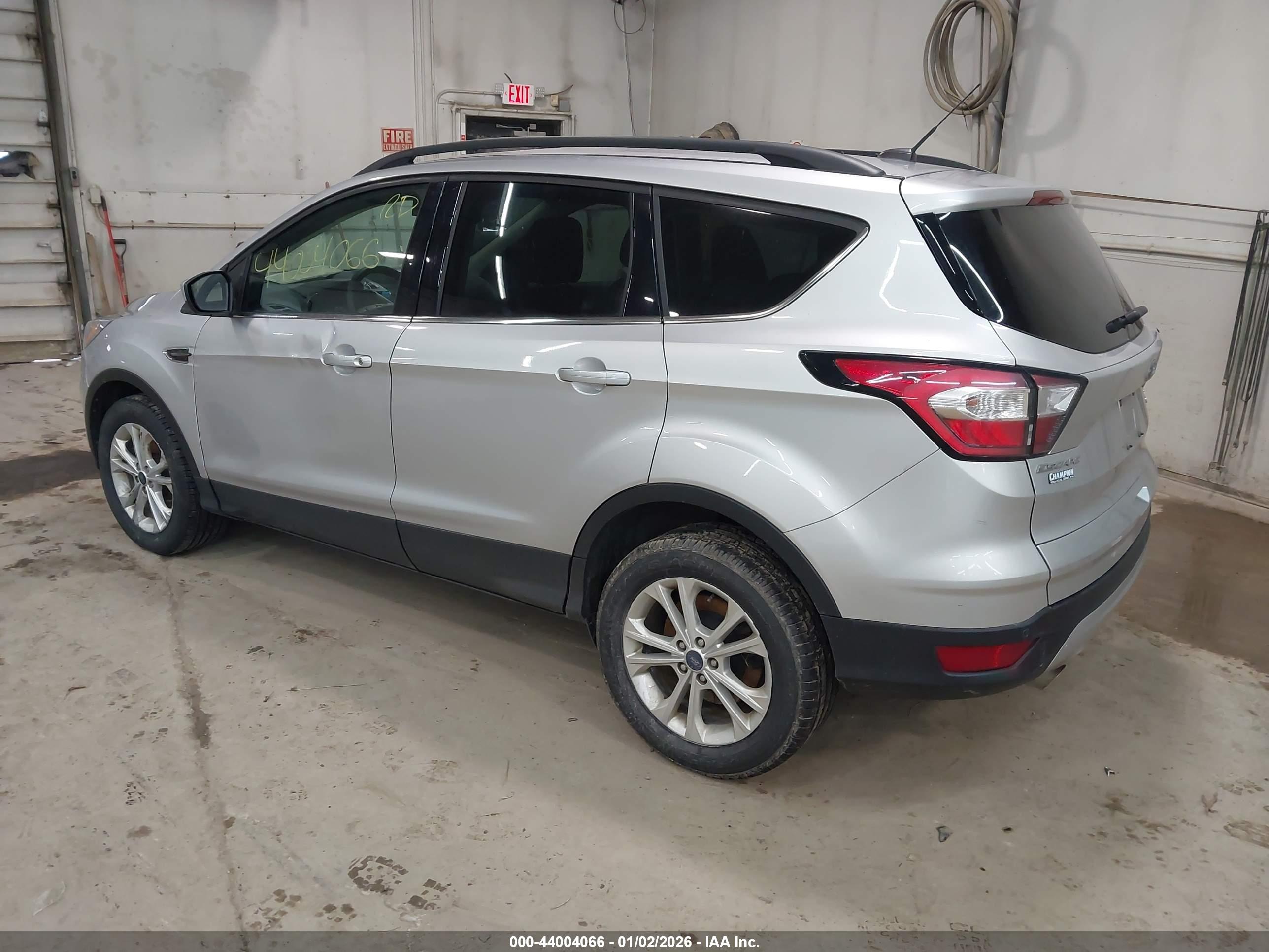 FORD ESCAPE image 3