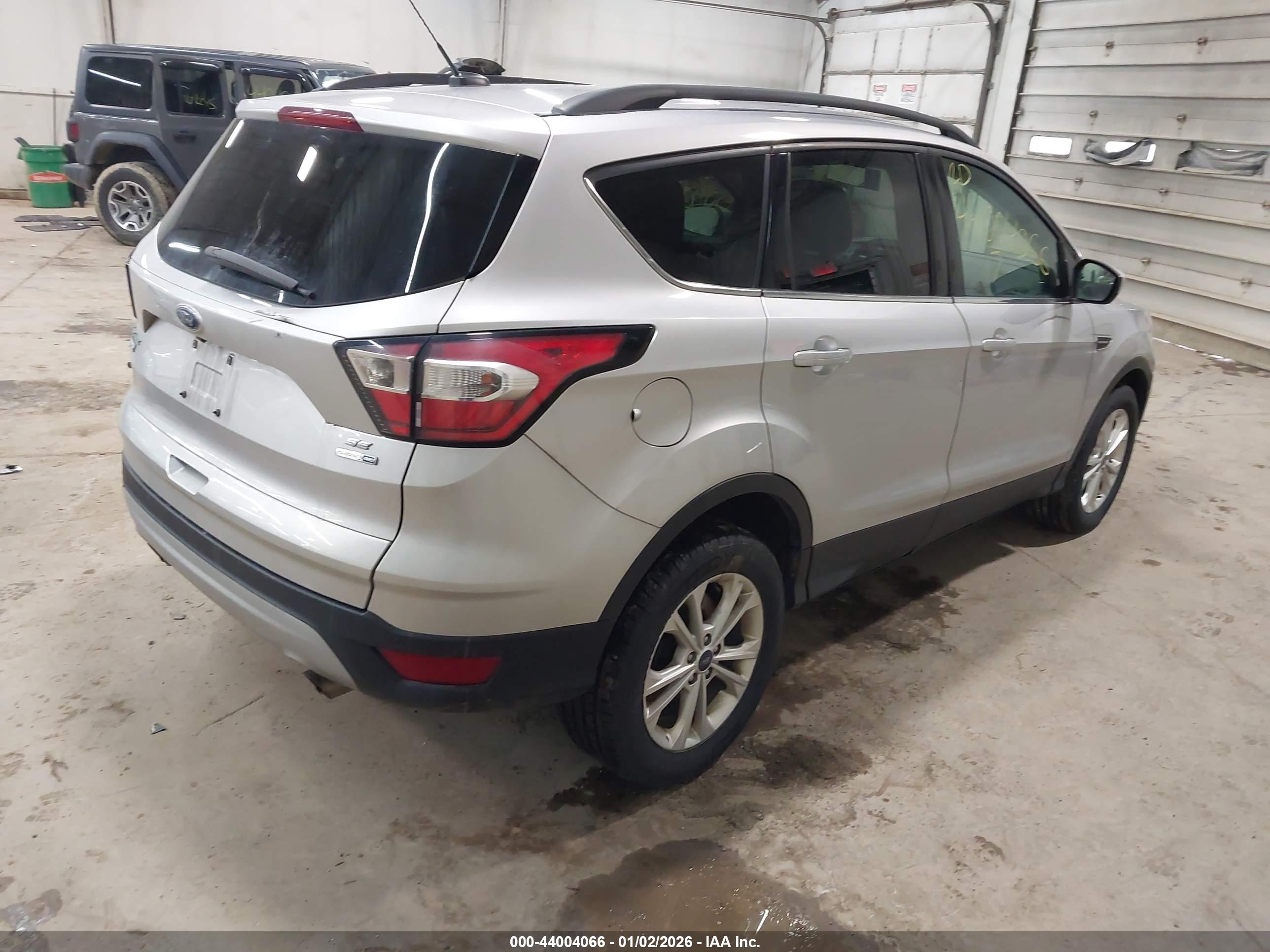 FORD ESCAPE image 4