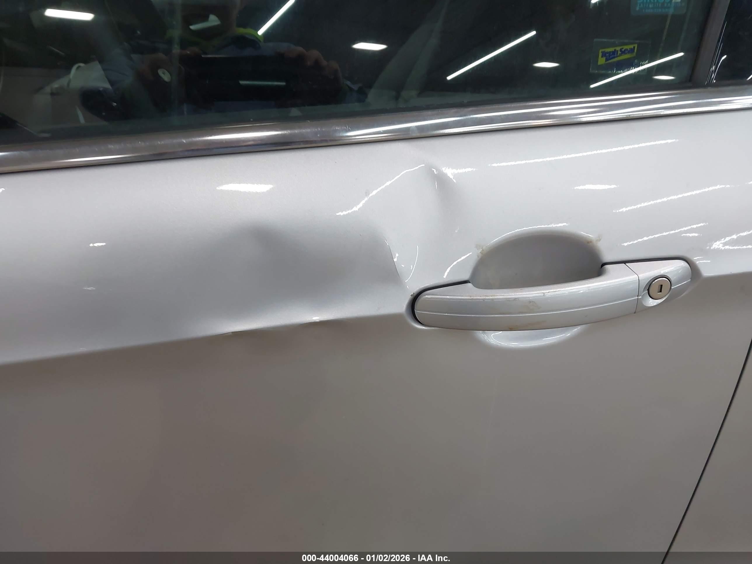 FORD ESCAPE image 6