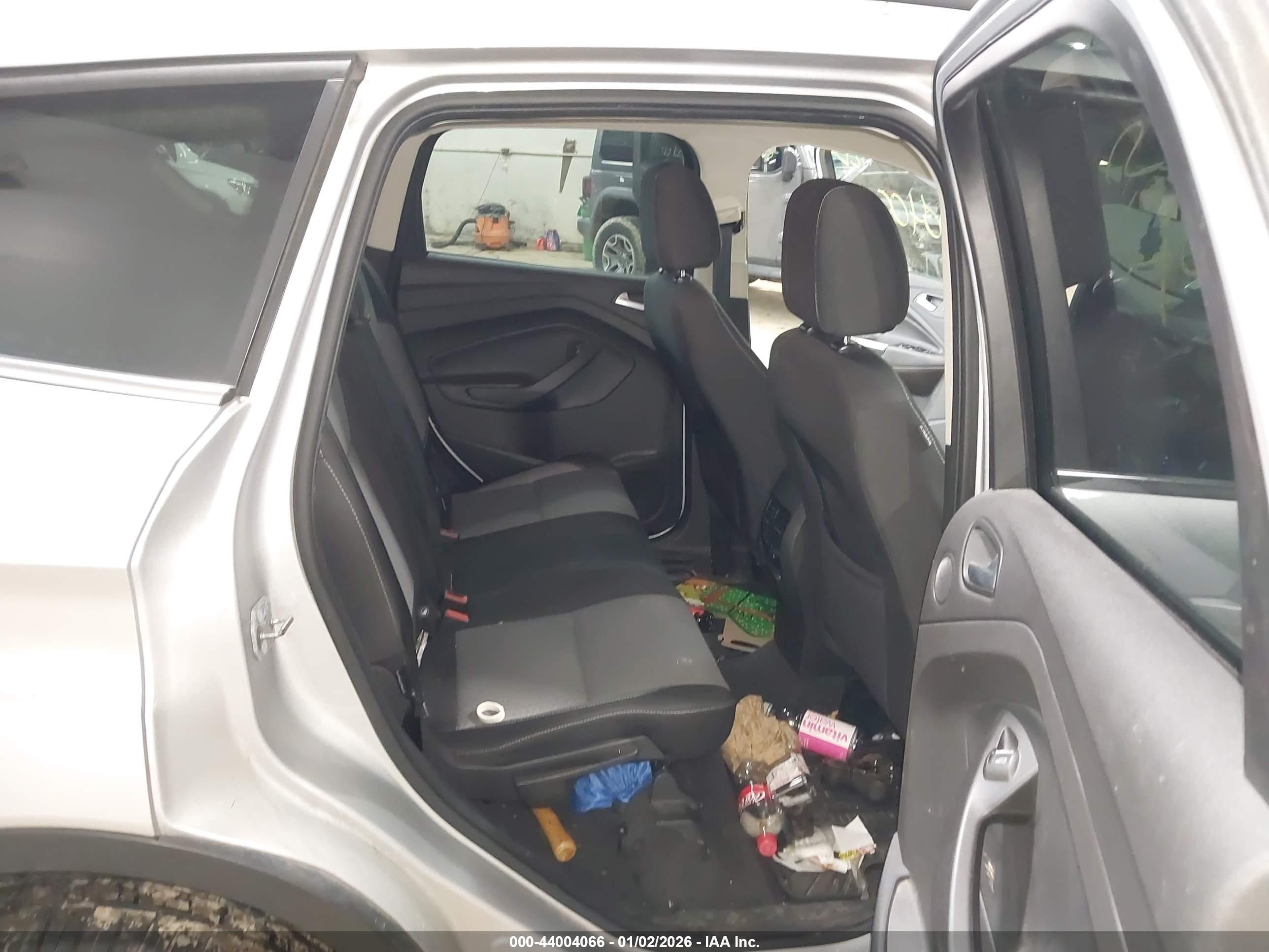 FORD ESCAPE image 8
