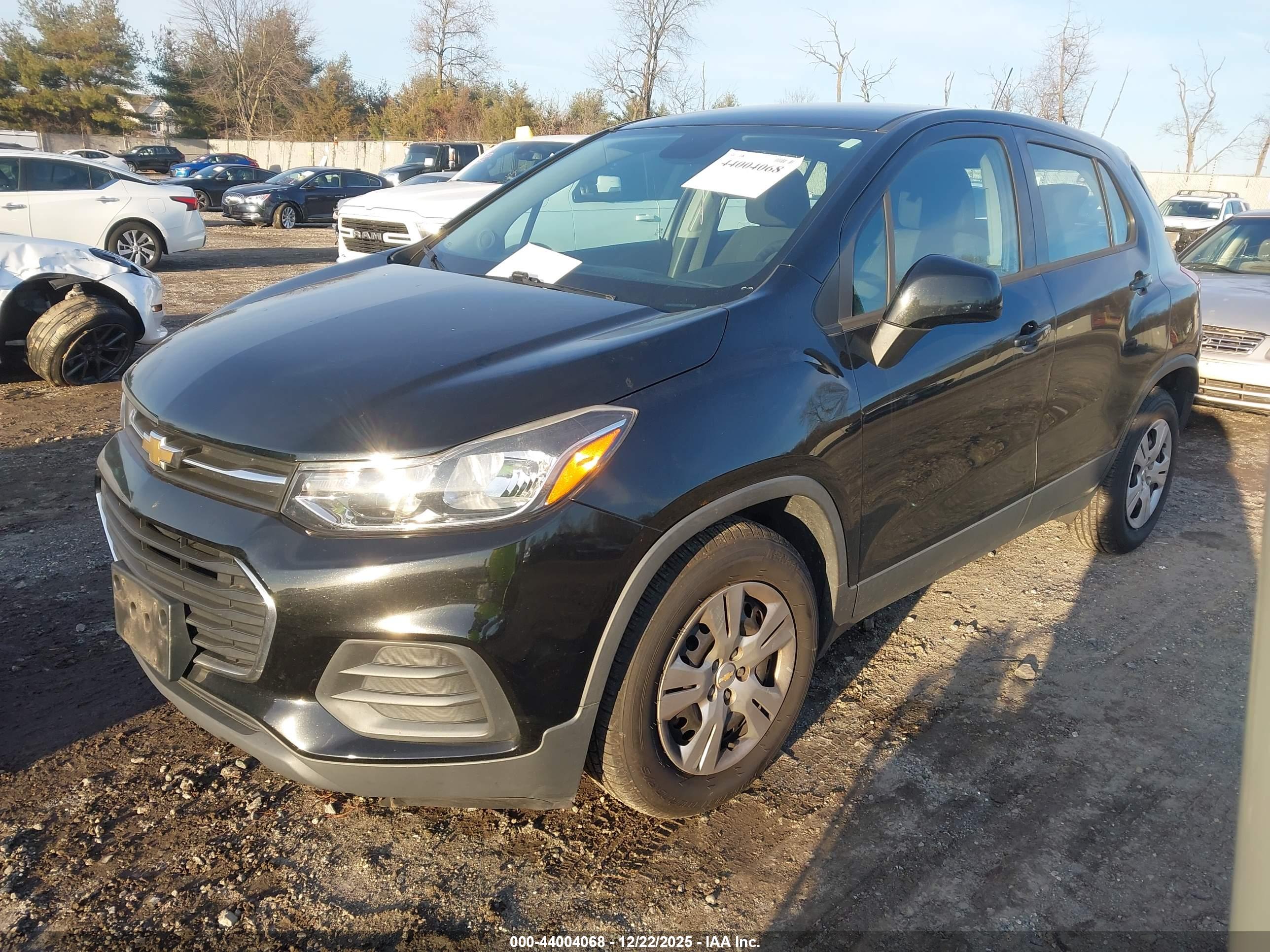 CHEVROLET TRAX image 2