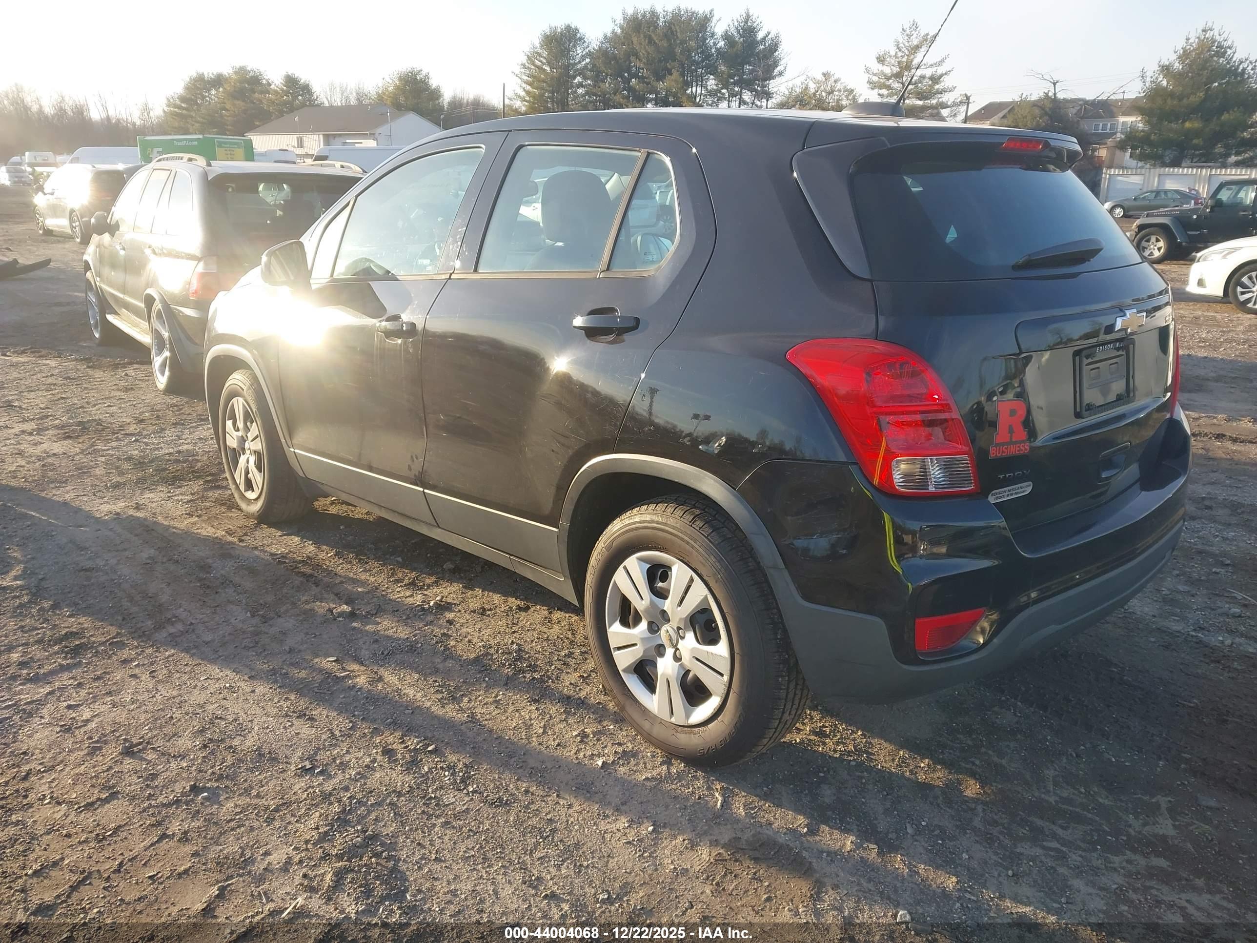 CHEVROLET TRAX image 3