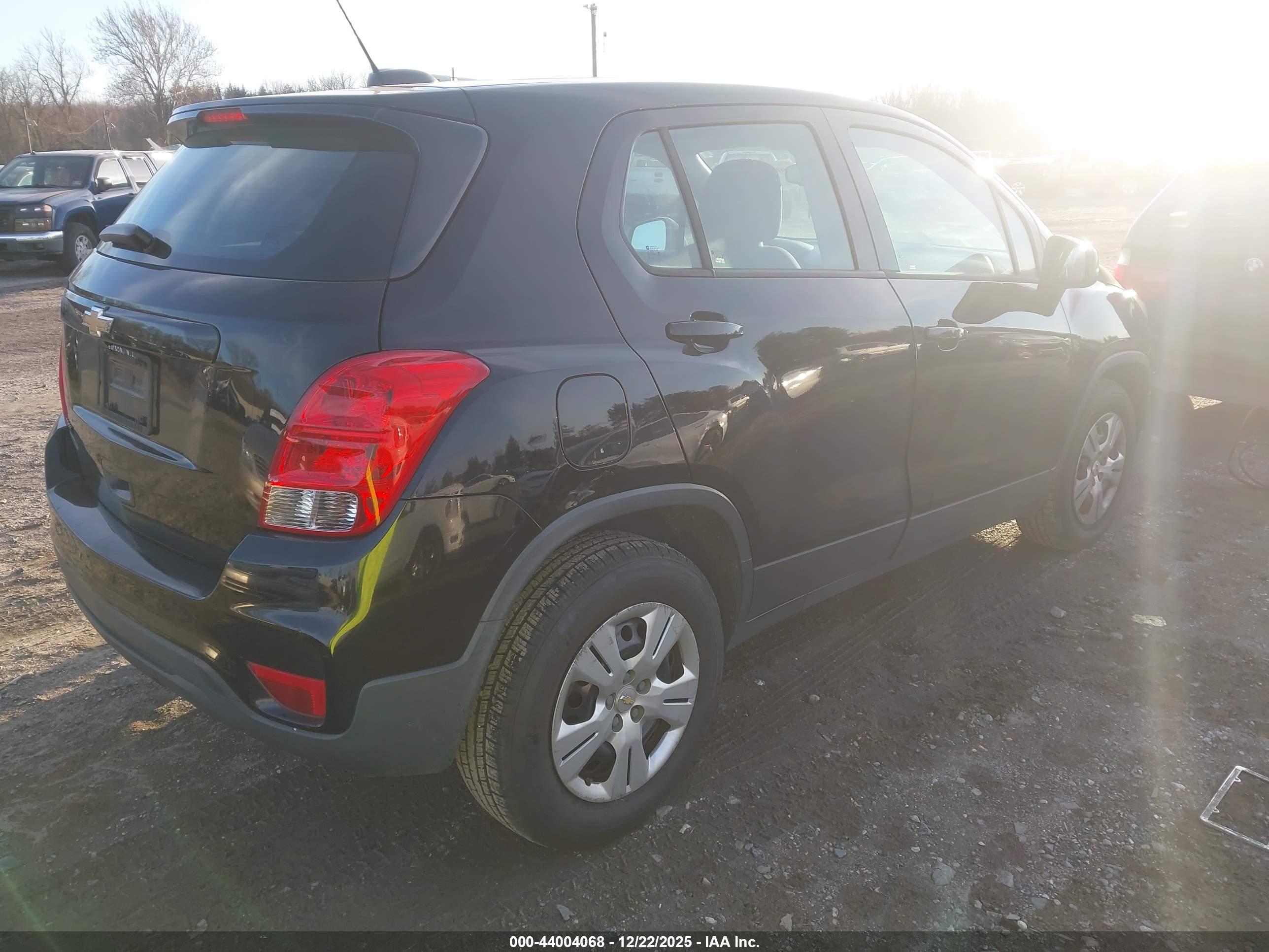 CHEVROLET TRAX image 4