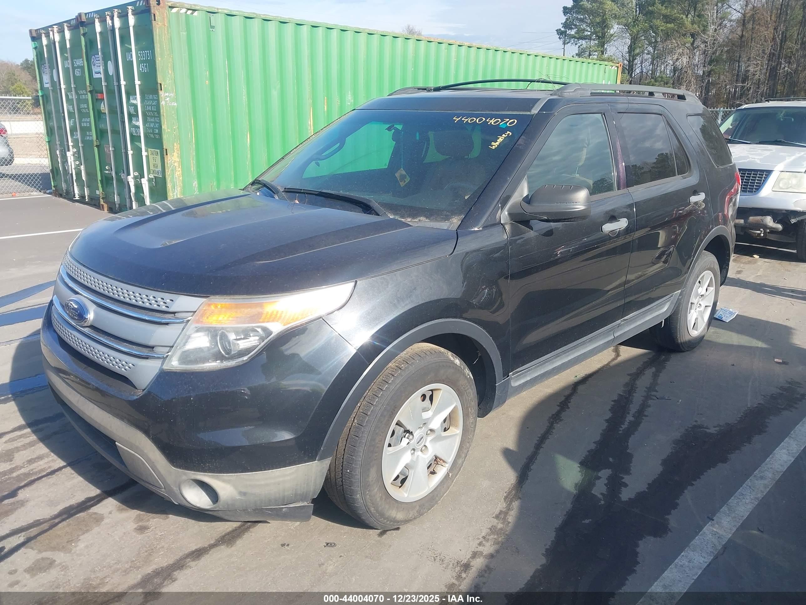 FORD EXPLORER image 2