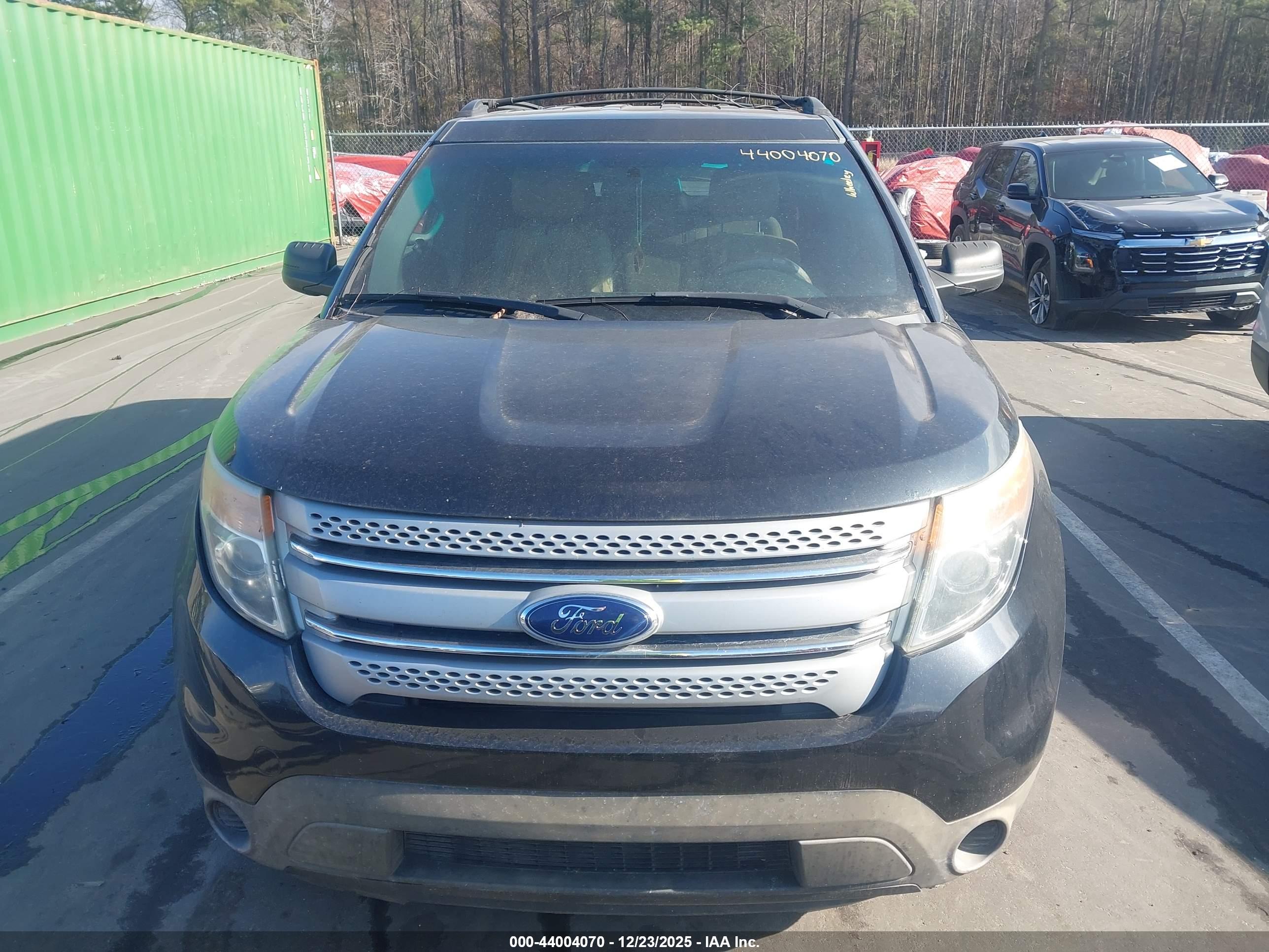 FORD EXPLORER image 6
