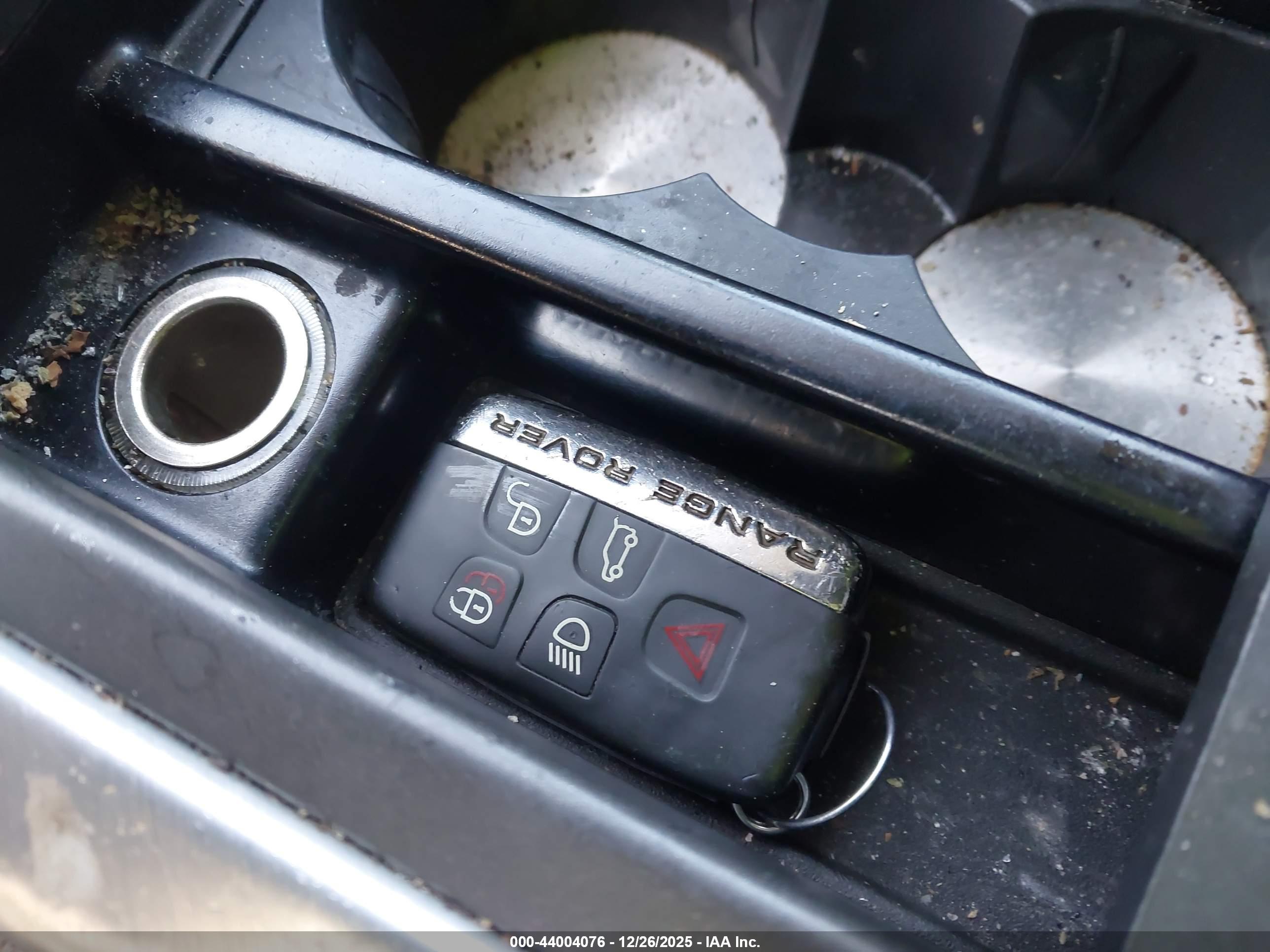LAND ROVER image 11