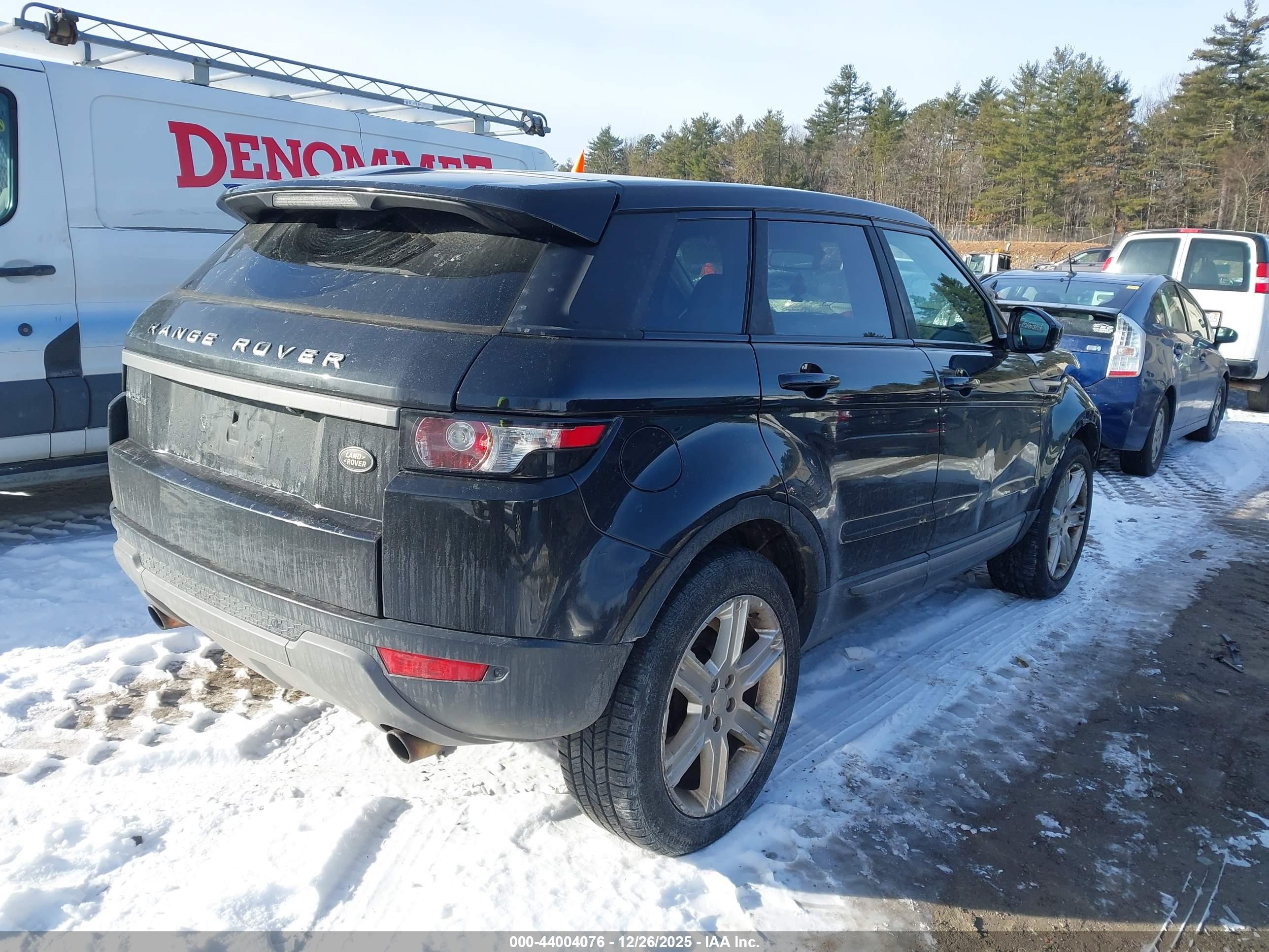 LAND ROVER image 4