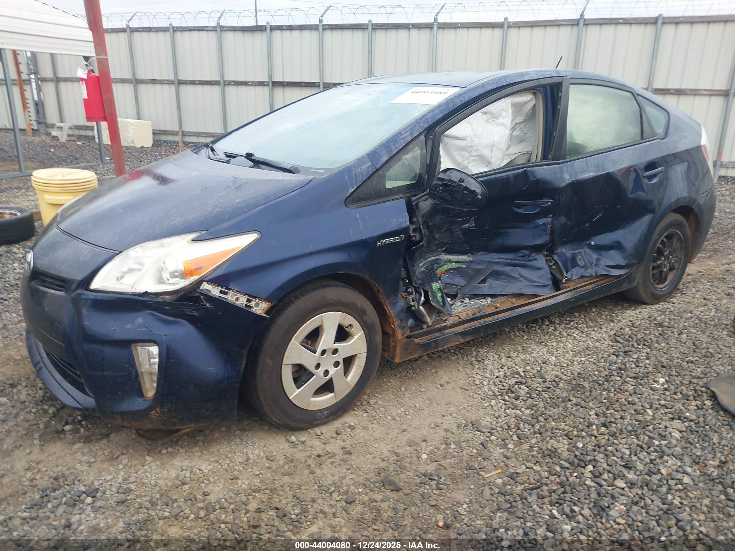 TOYOTA PRIUS image 2