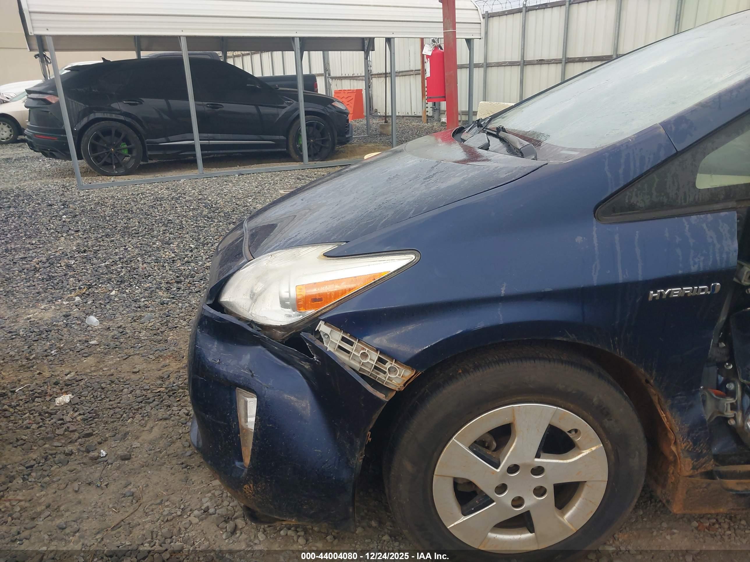 TOYOTA PRIUS image 6