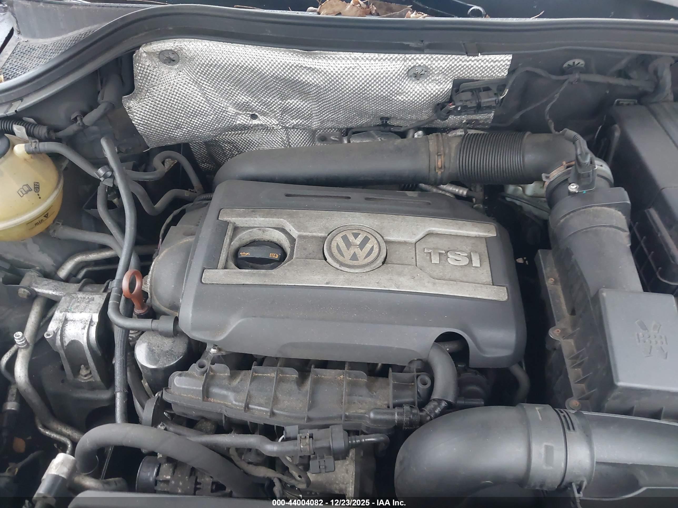 VOLKSWAGEN TIGUAN image 10