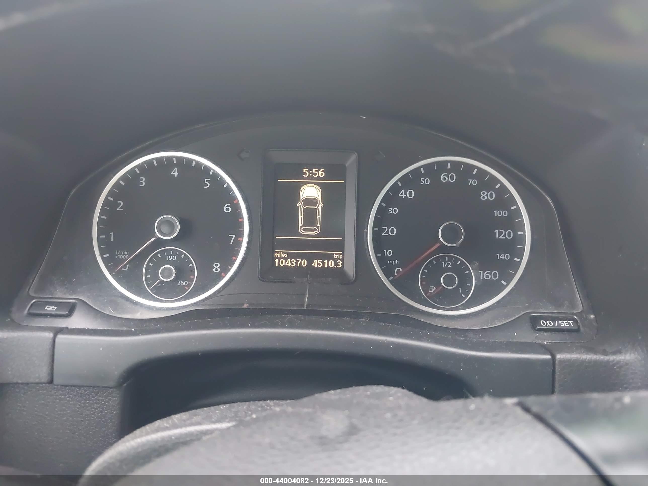 VOLKSWAGEN TIGUAN image 7