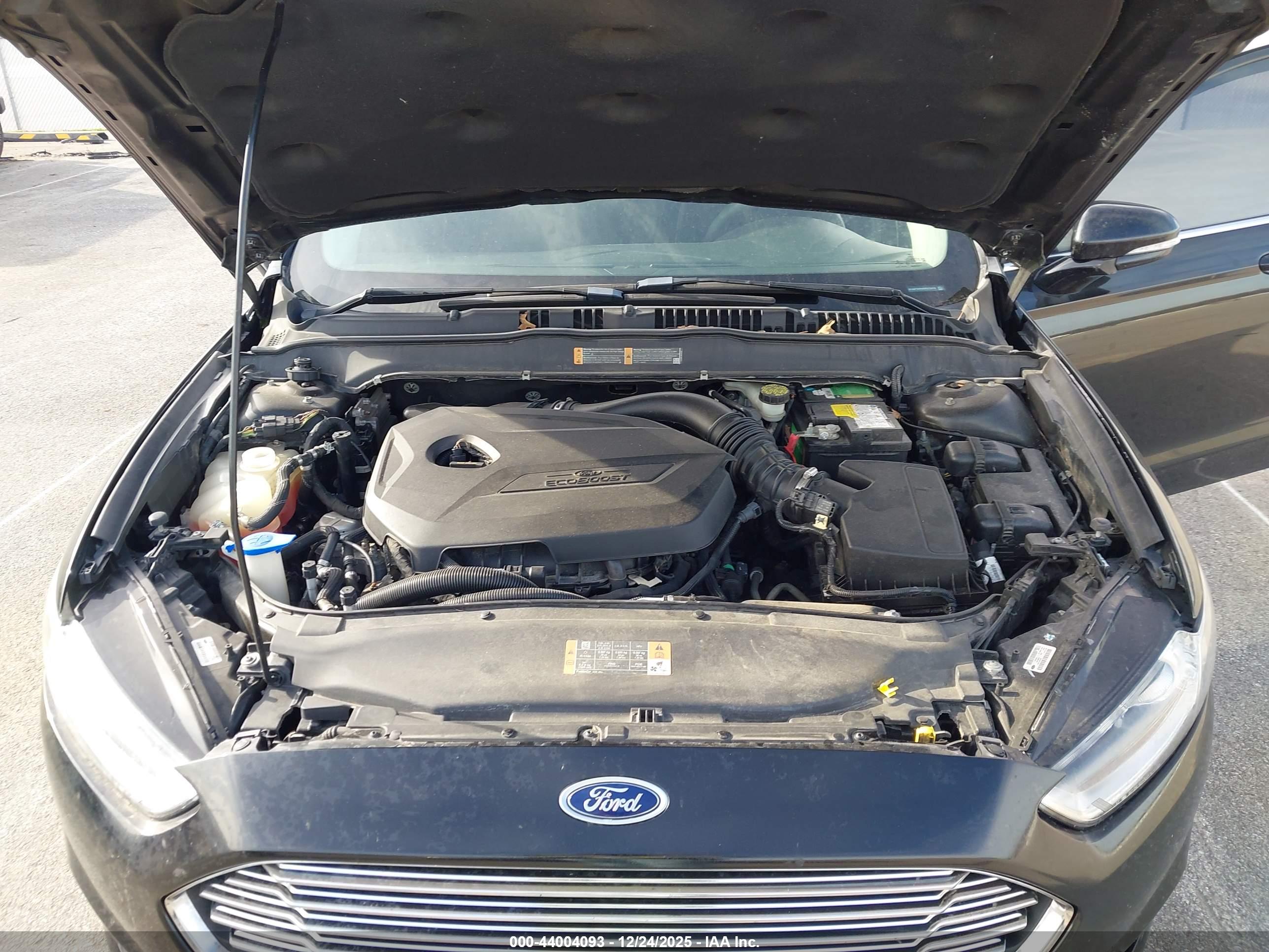 FORD FUSION image 10