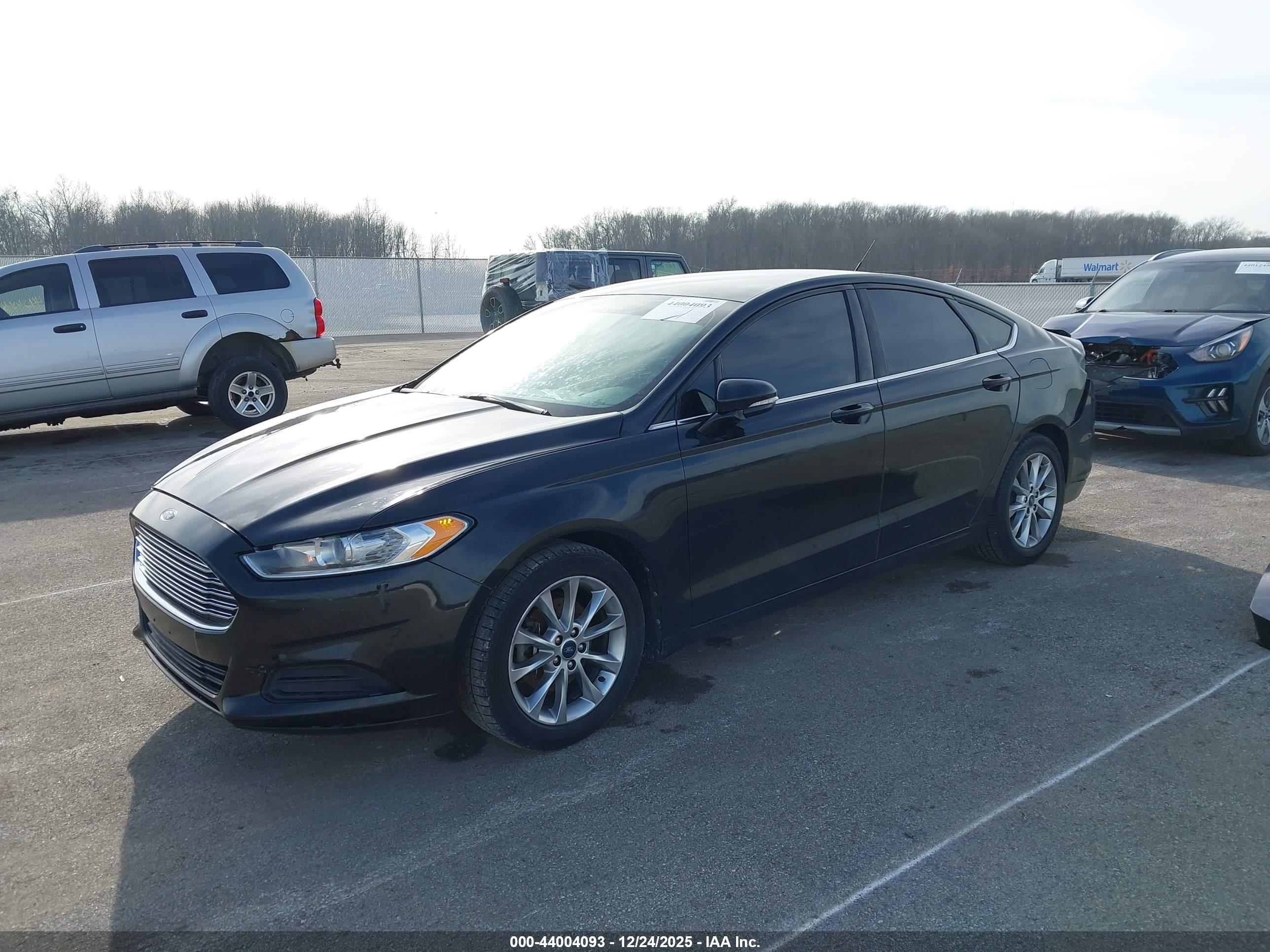 FORD FUSION image 2