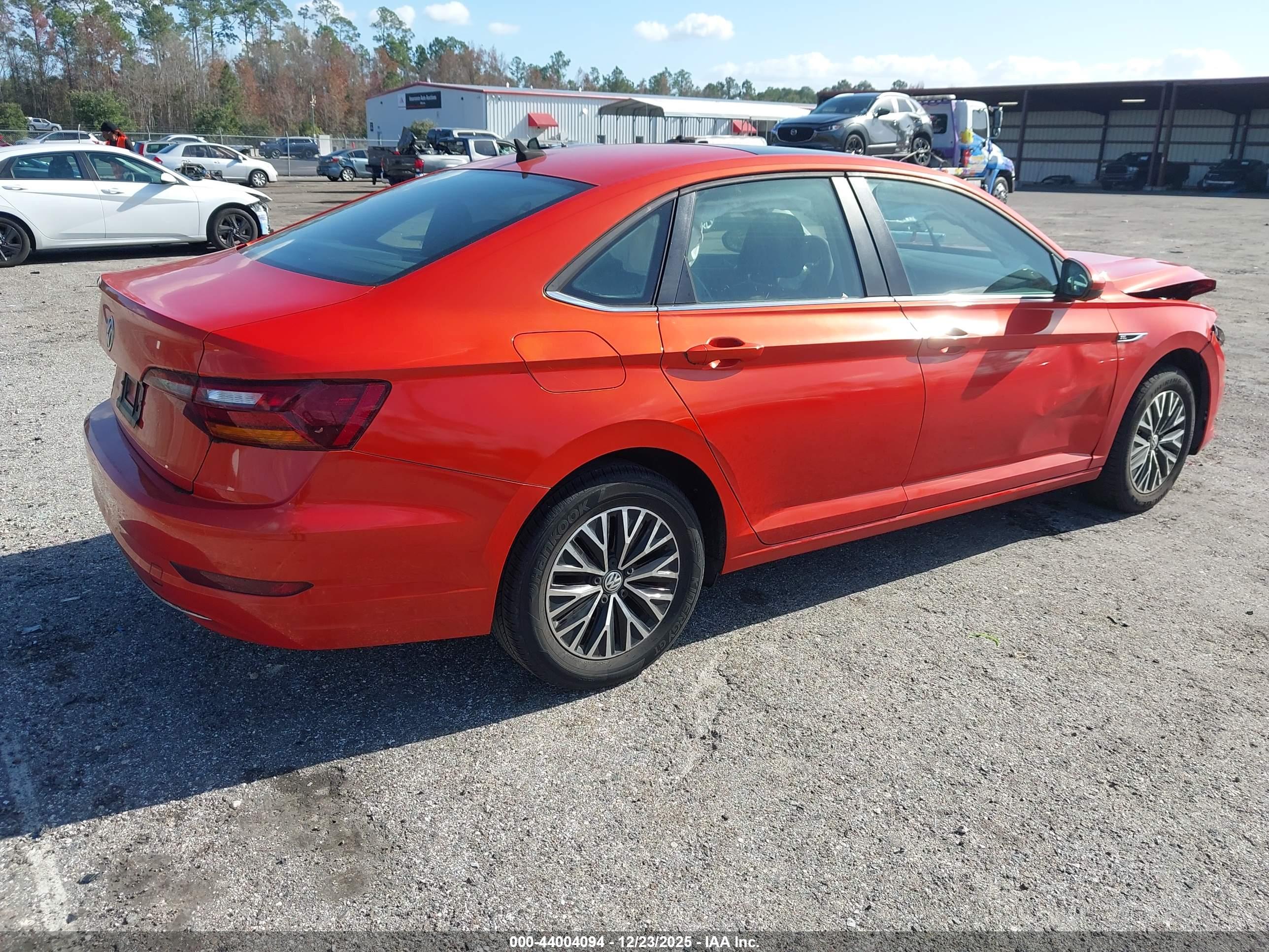 VOLKSWAGEN JETTA image 4