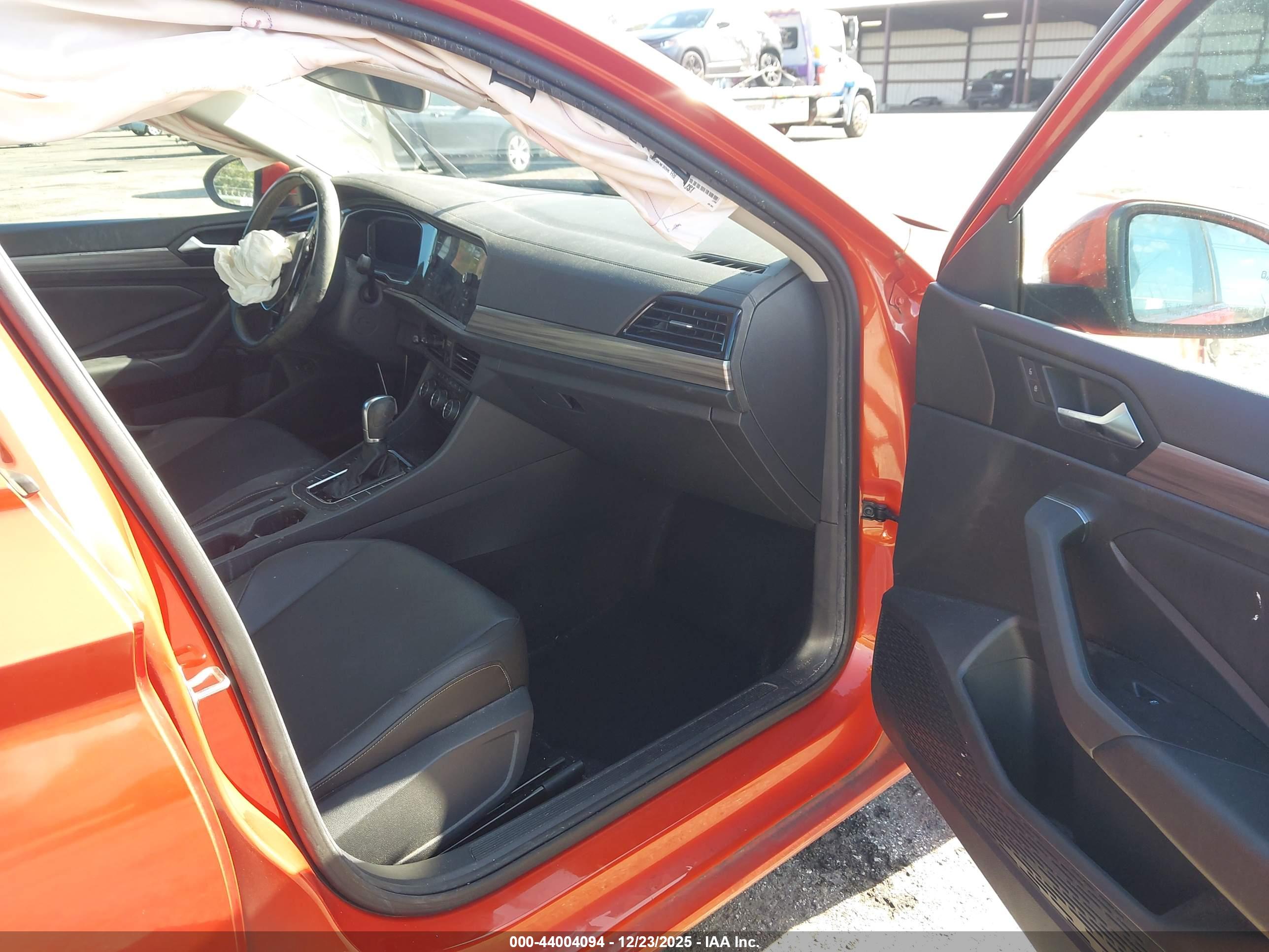 VOLKSWAGEN JETTA image 5