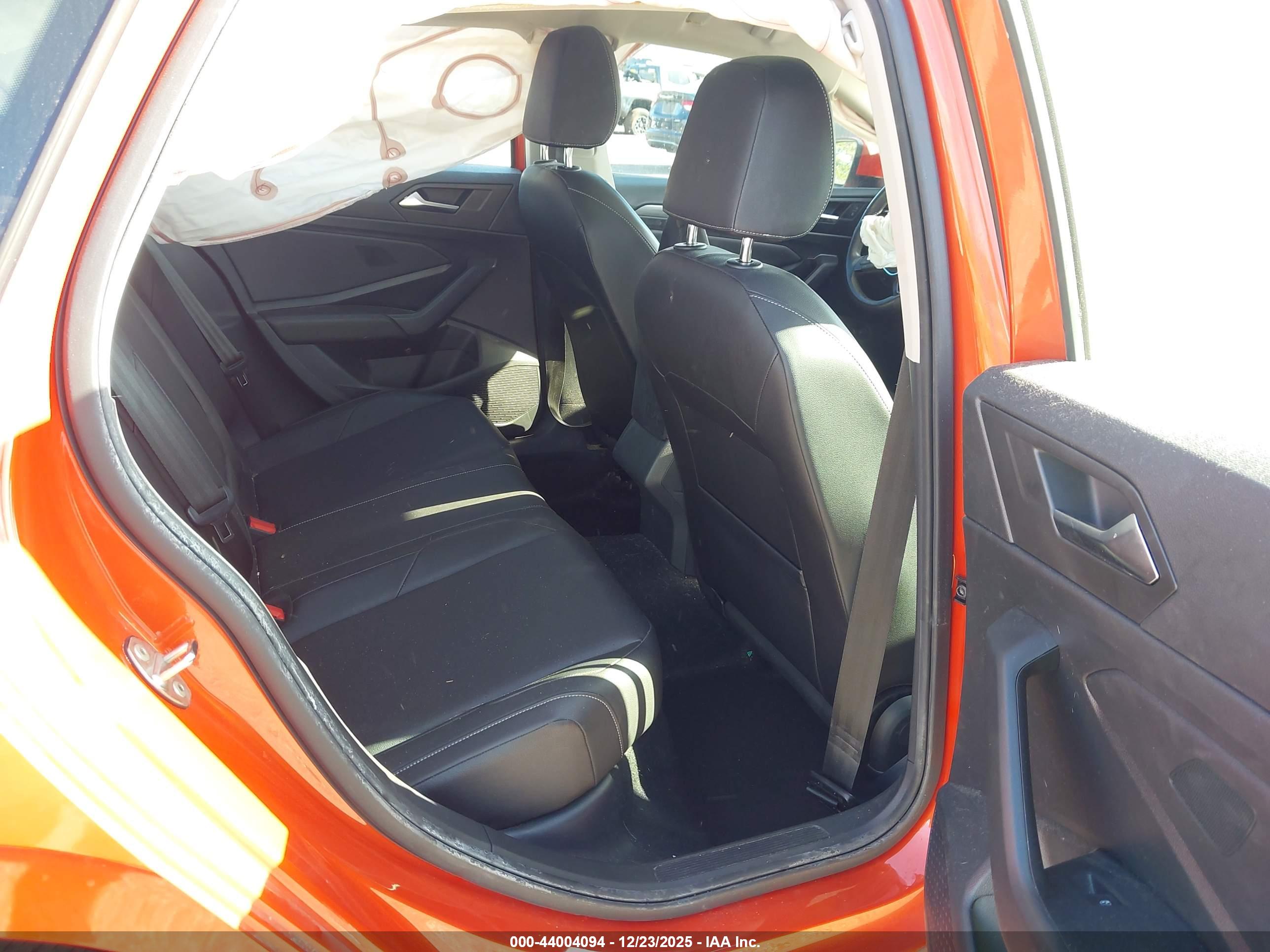 VOLKSWAGEN JETTA image 8