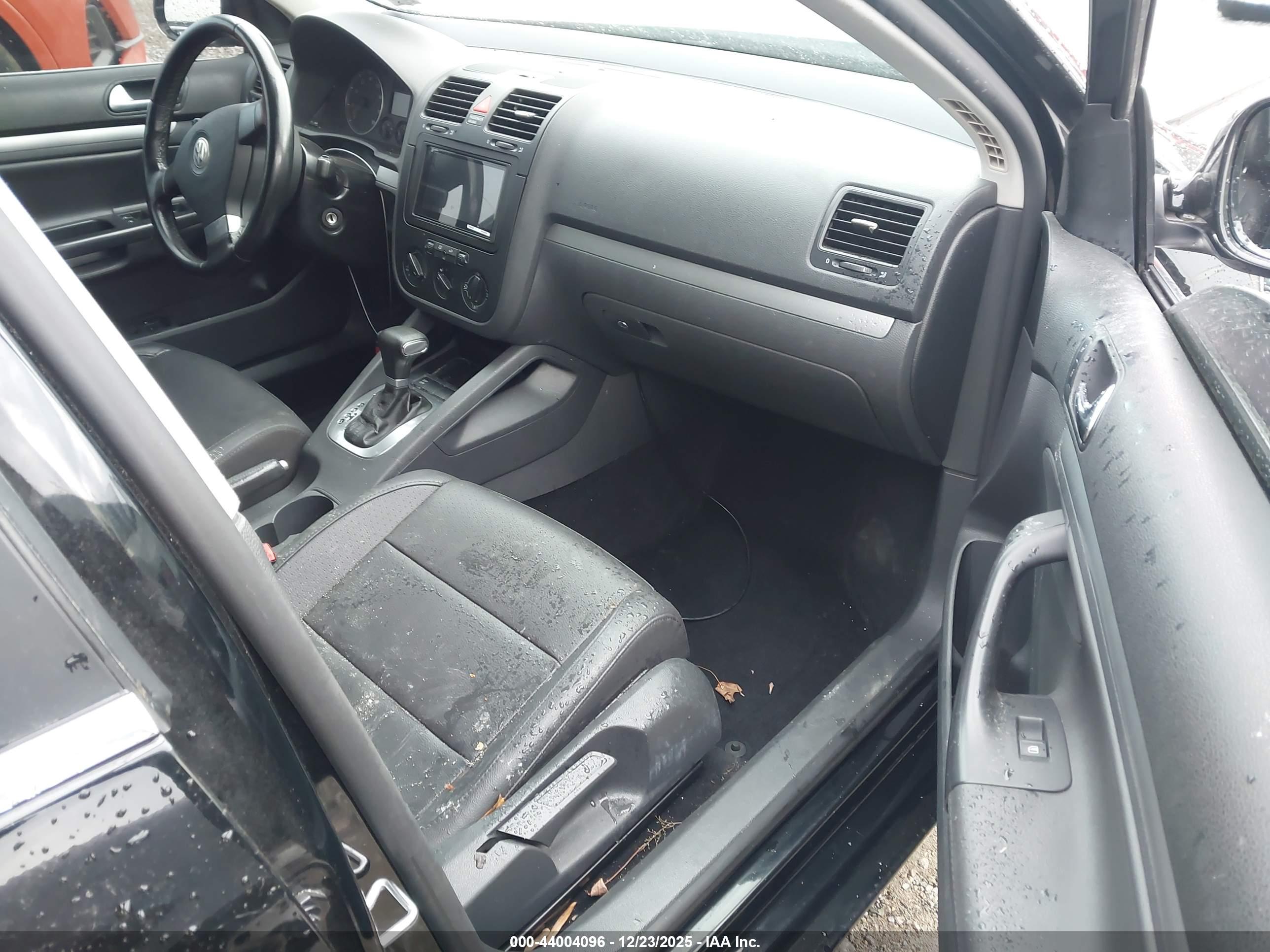 VOLKSWAGEN JETTA image 5