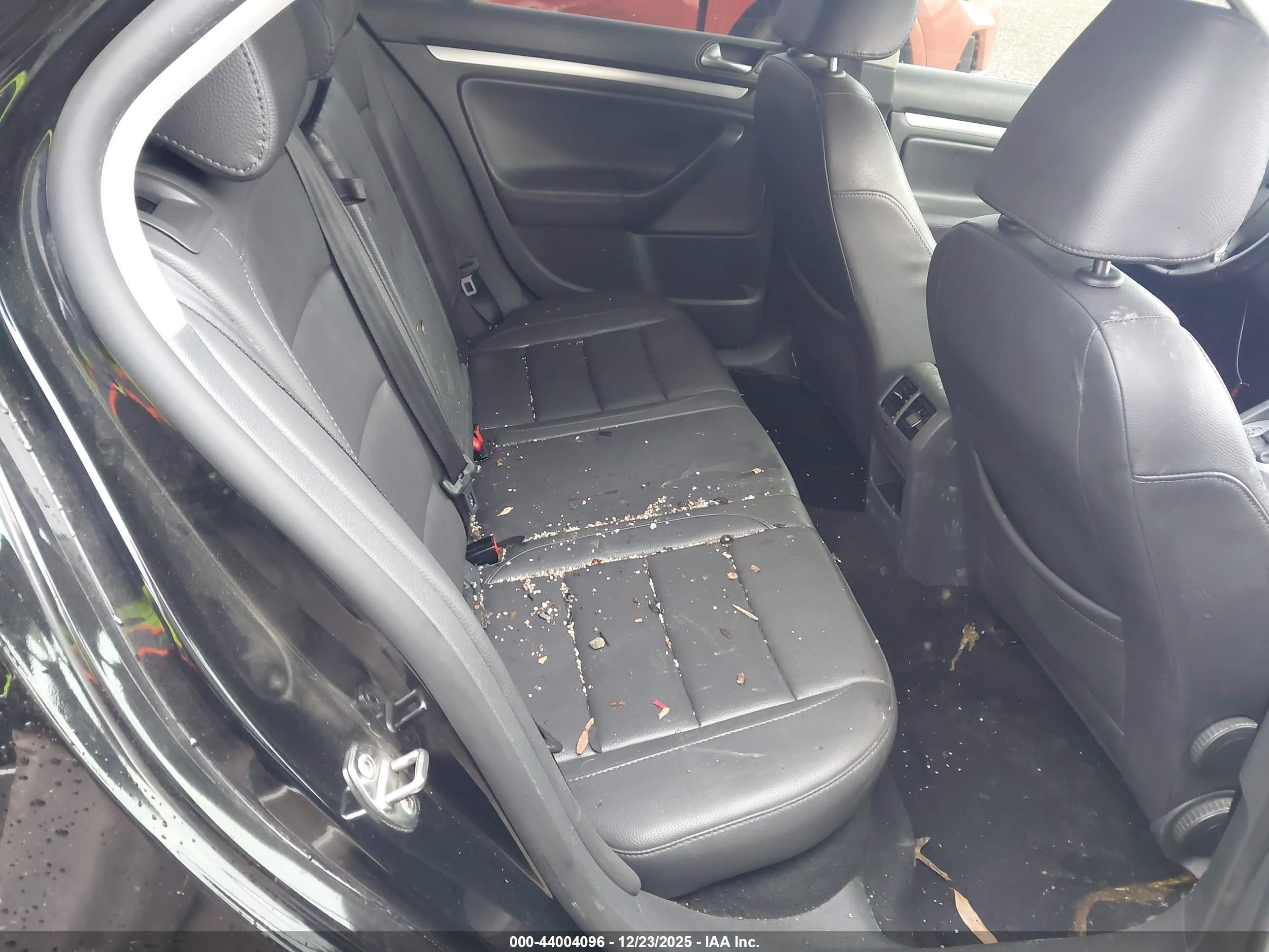 VOLKSWAGEN JETTA image 8