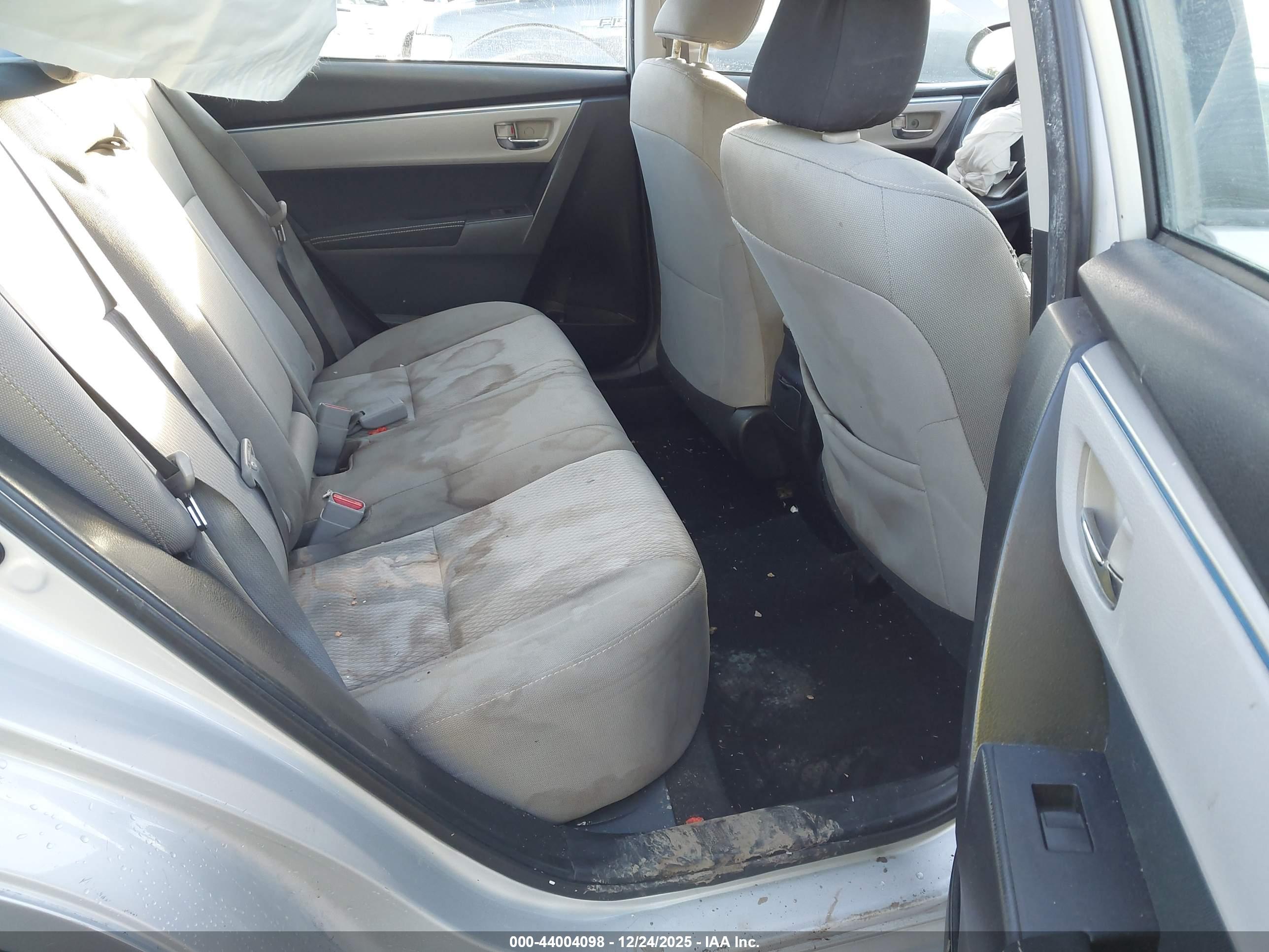 TOYOTA COROLLA image 8