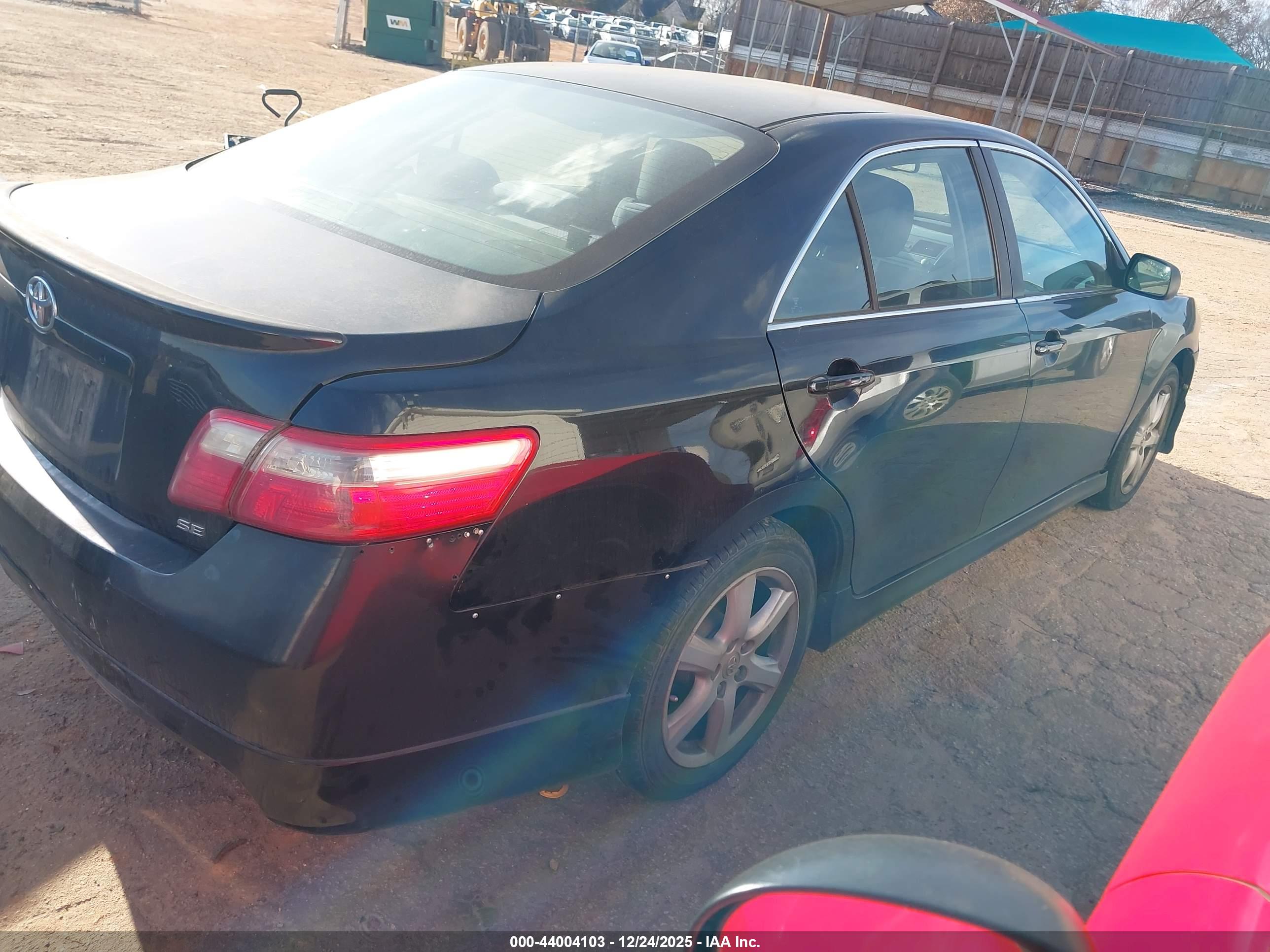 TOYOTA CAMRY image 4