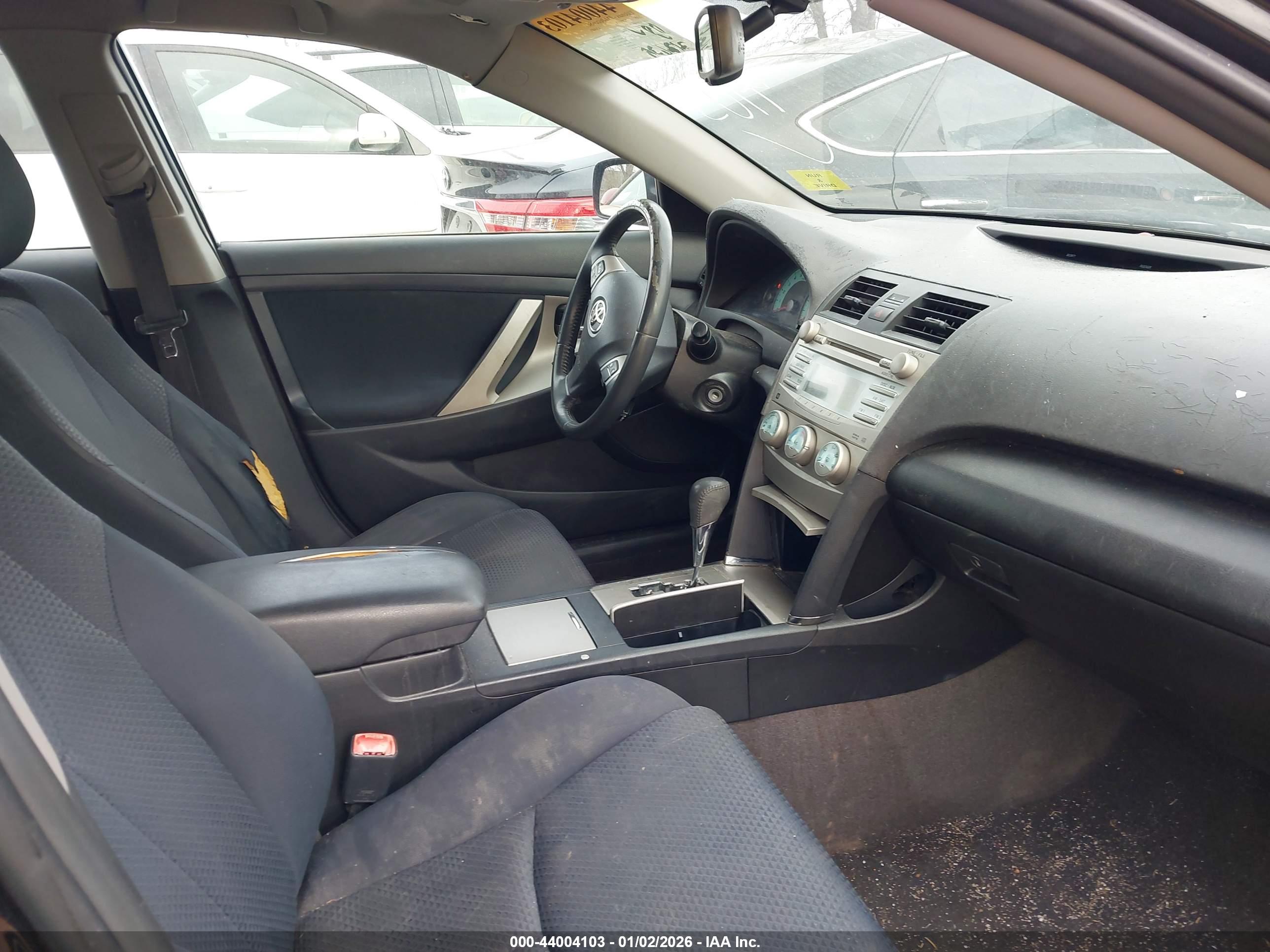 TOYOTA CAMRY image 5