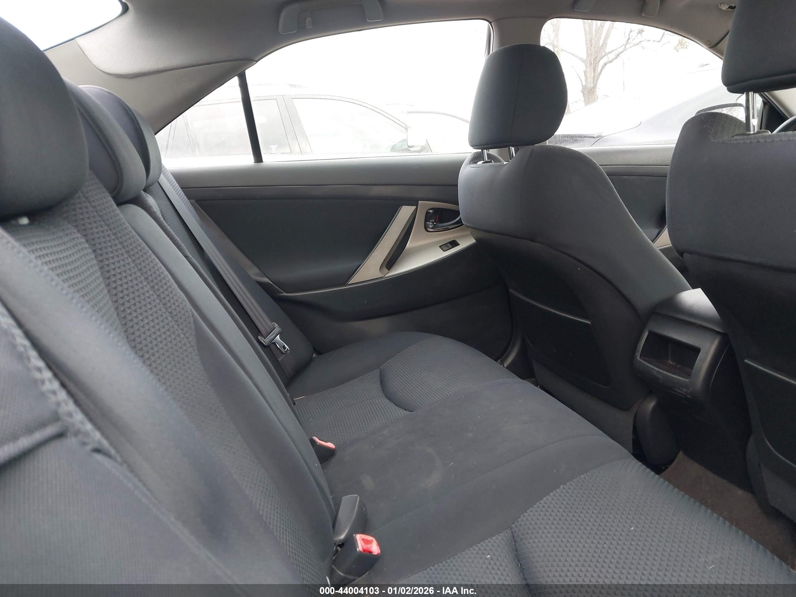 TOYOTA CAMRY image 8