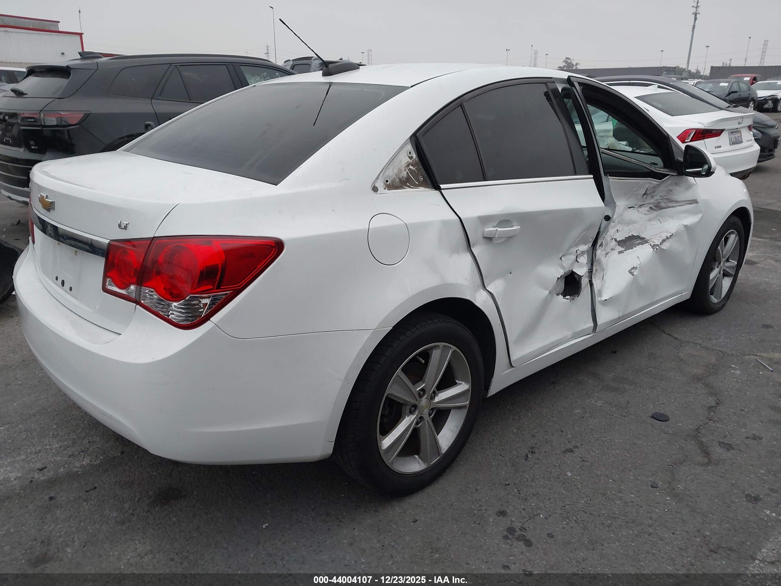 CHEVROLET CRUZE image 4