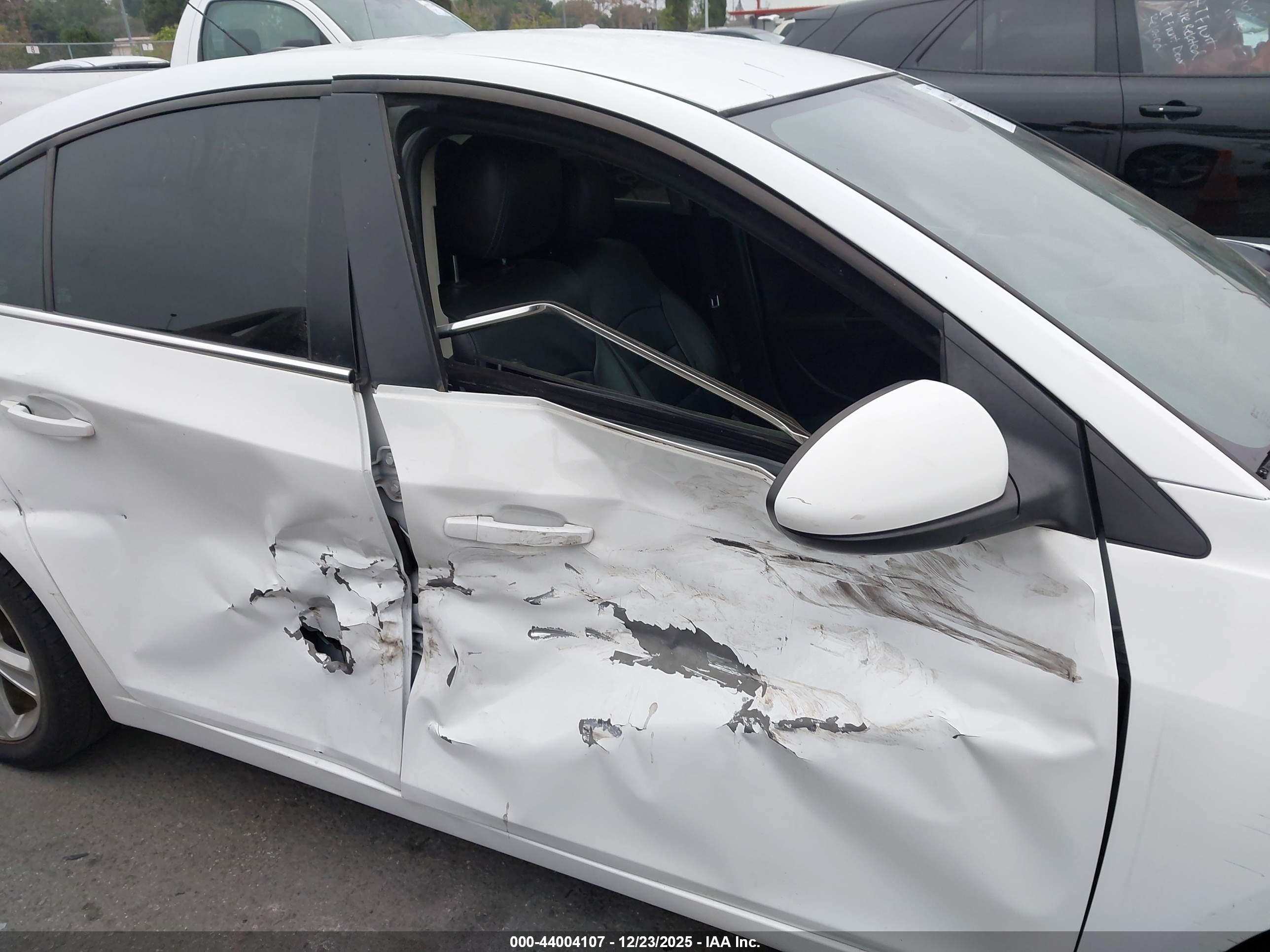 CHEVROLET CRUZE image 6