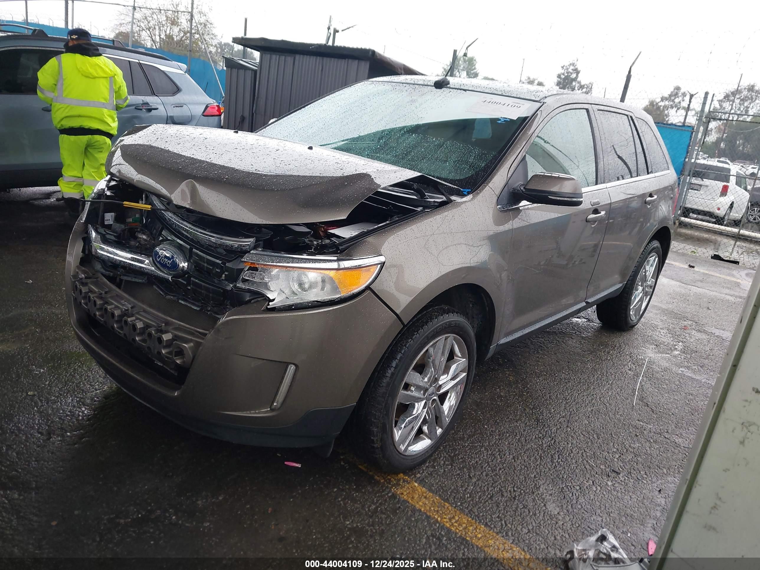 FORD EDGE image 2