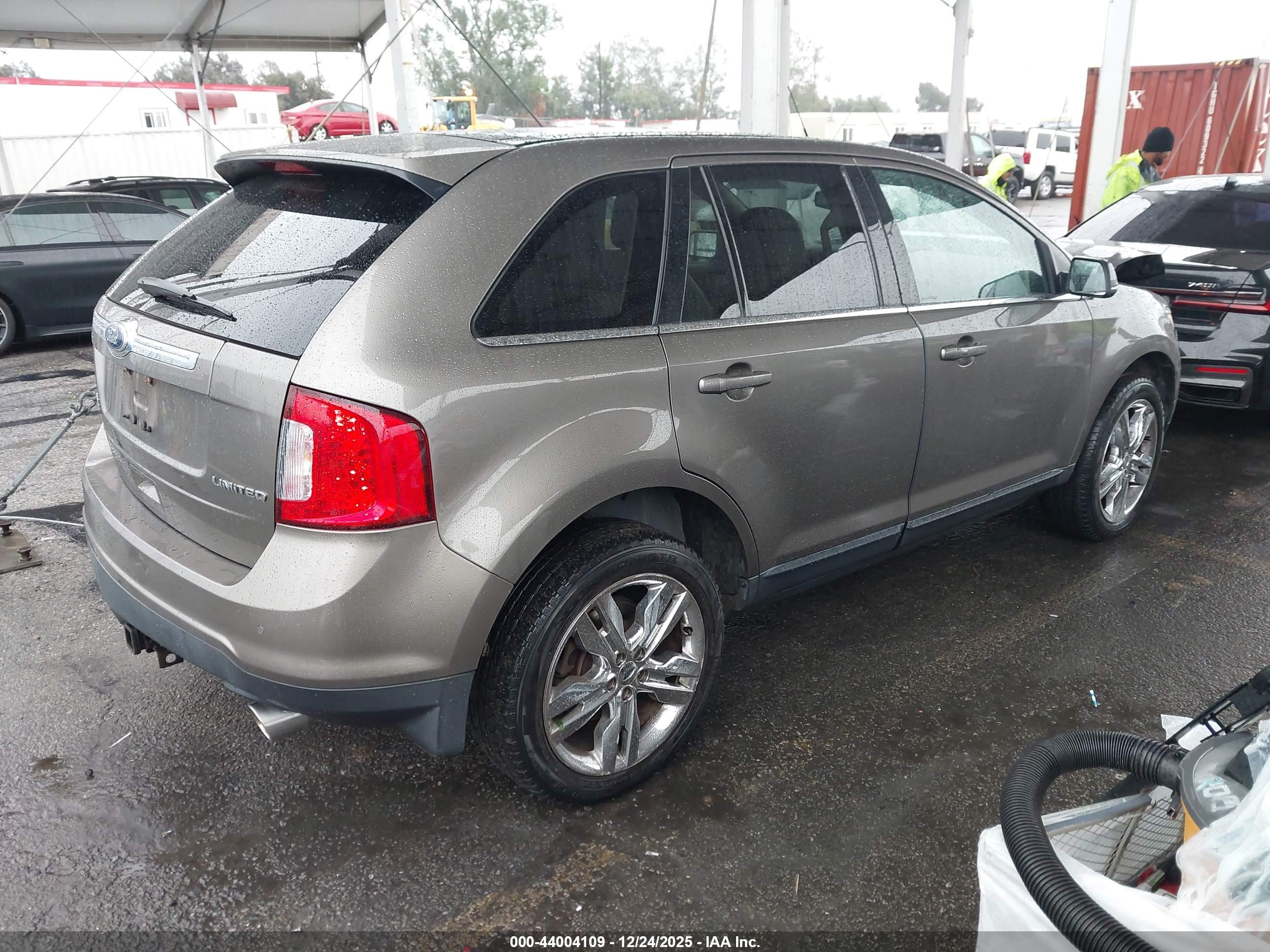 FORD EDGE image 4