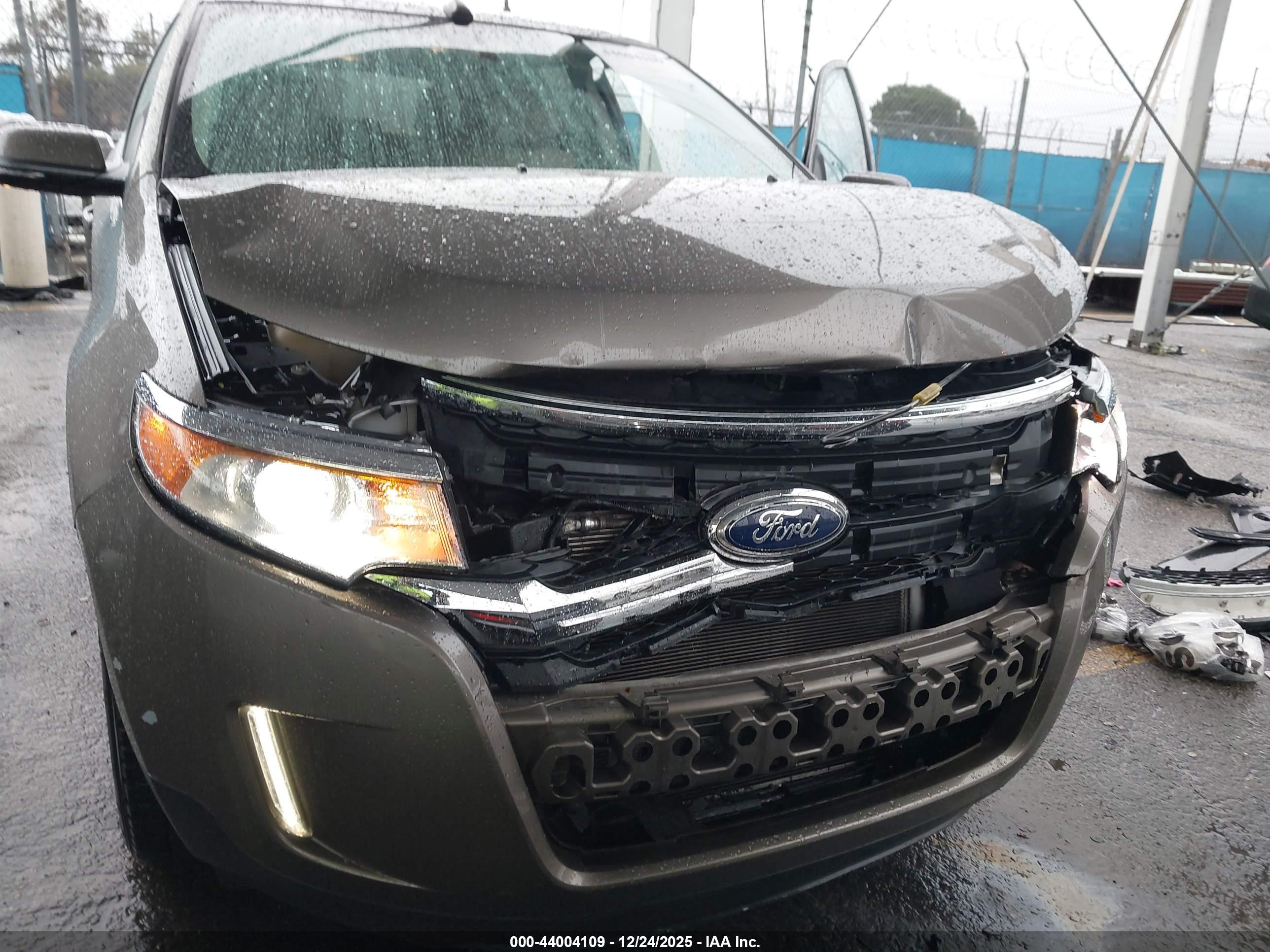 FORD EDGE image 6