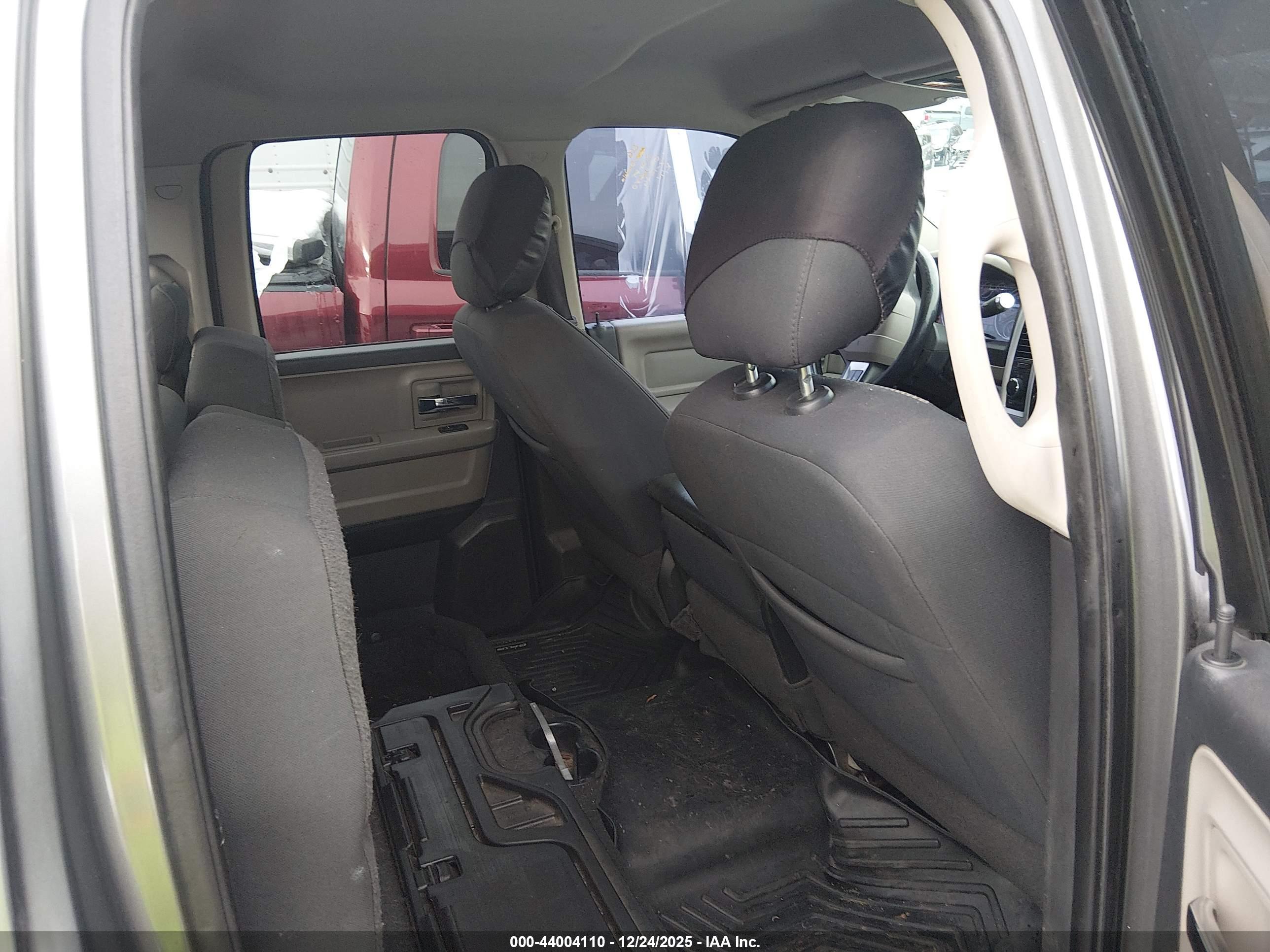 DODGE RAM image 8